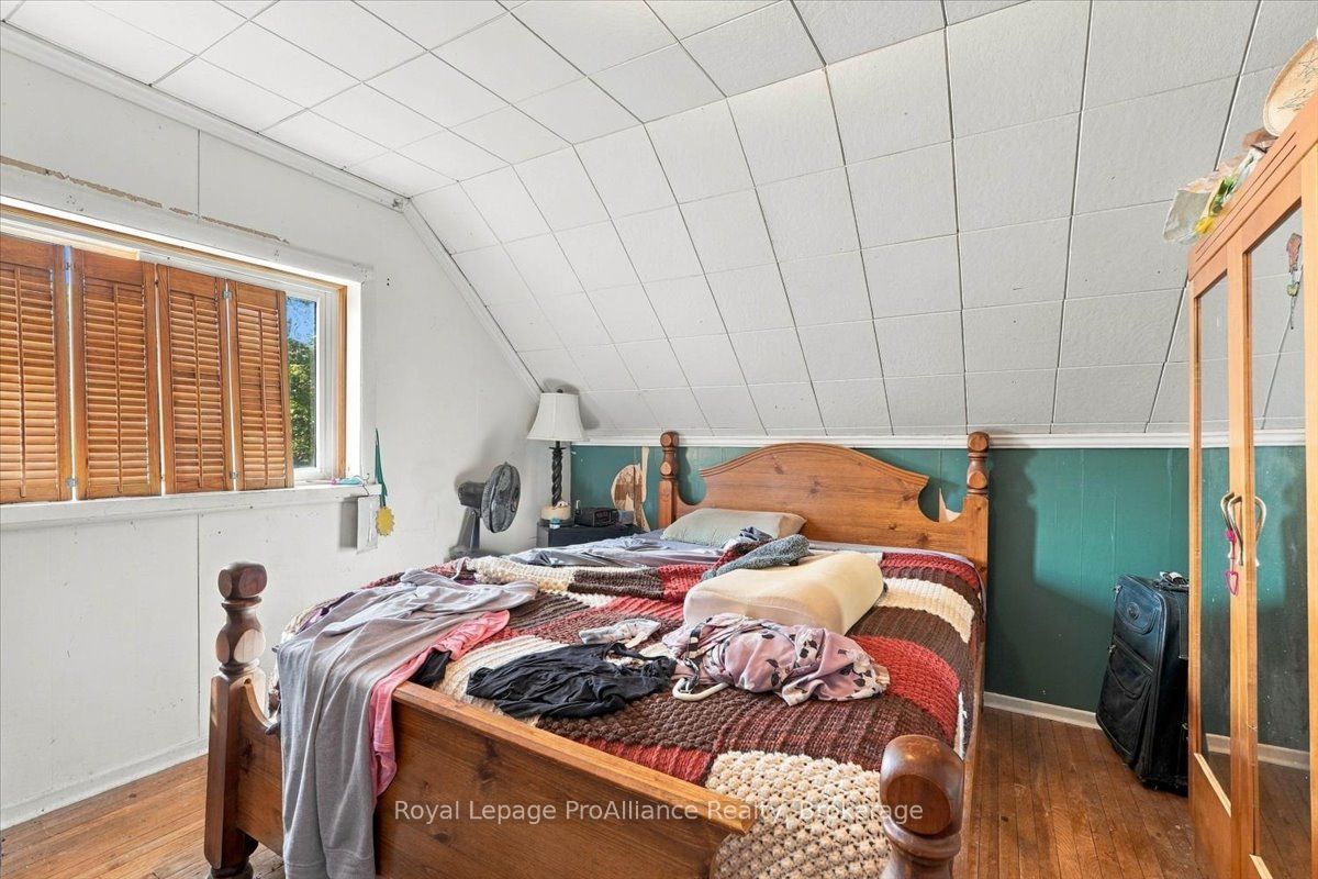 193 Bridge Street W Property Photo 24