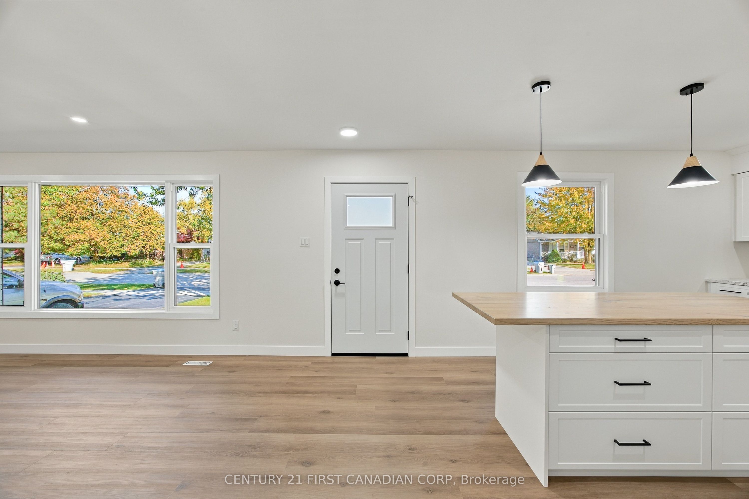135 Nicoline Avenue Property Photo 8