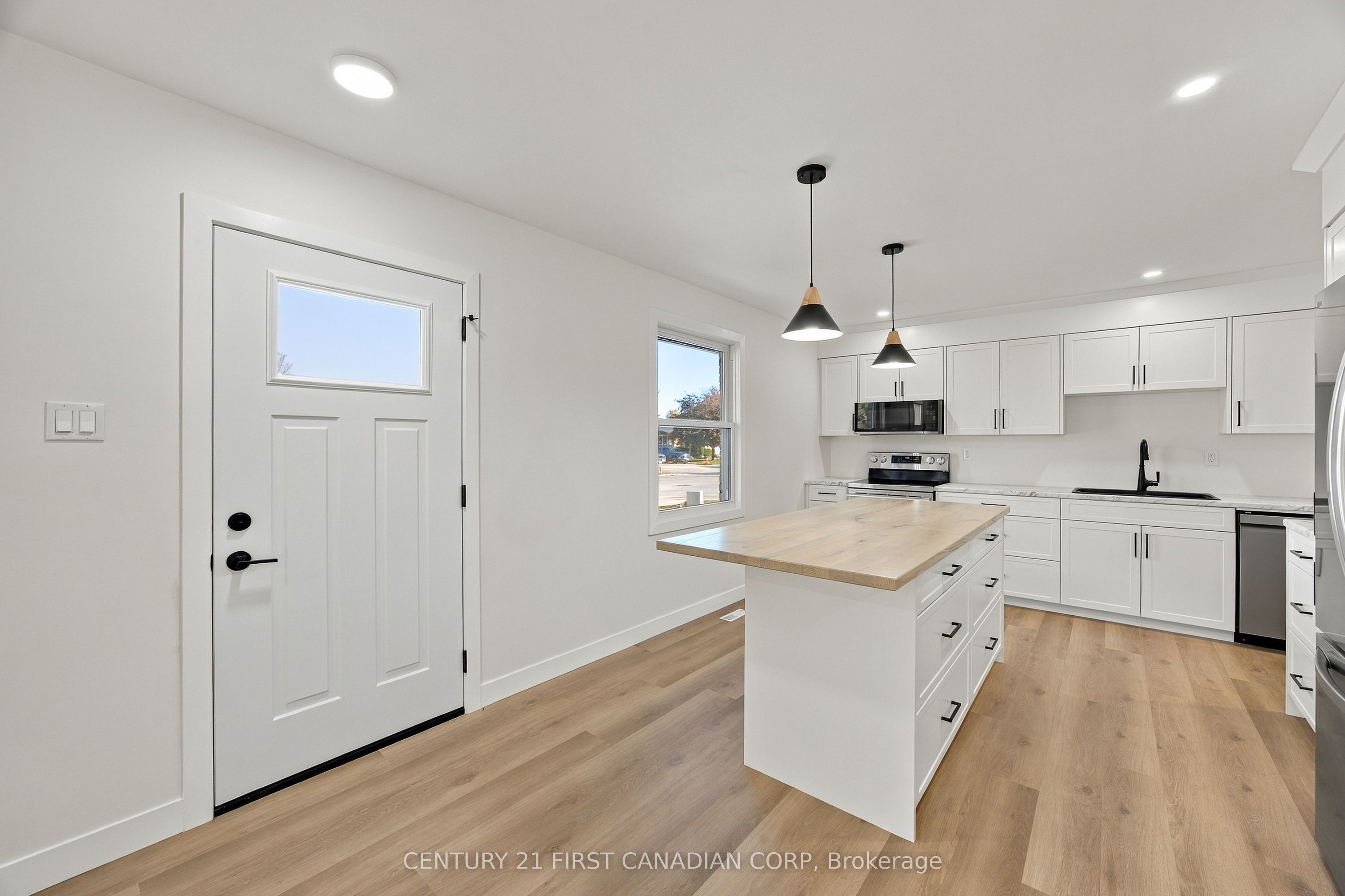 135 Nicoline Avenue Property Photo 9