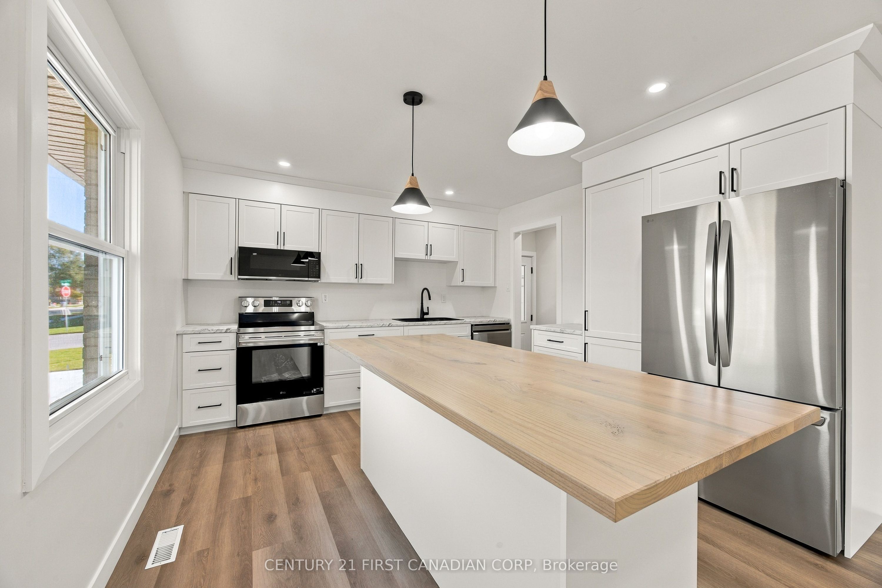 135 Nicoline Avenue Property Photo 10