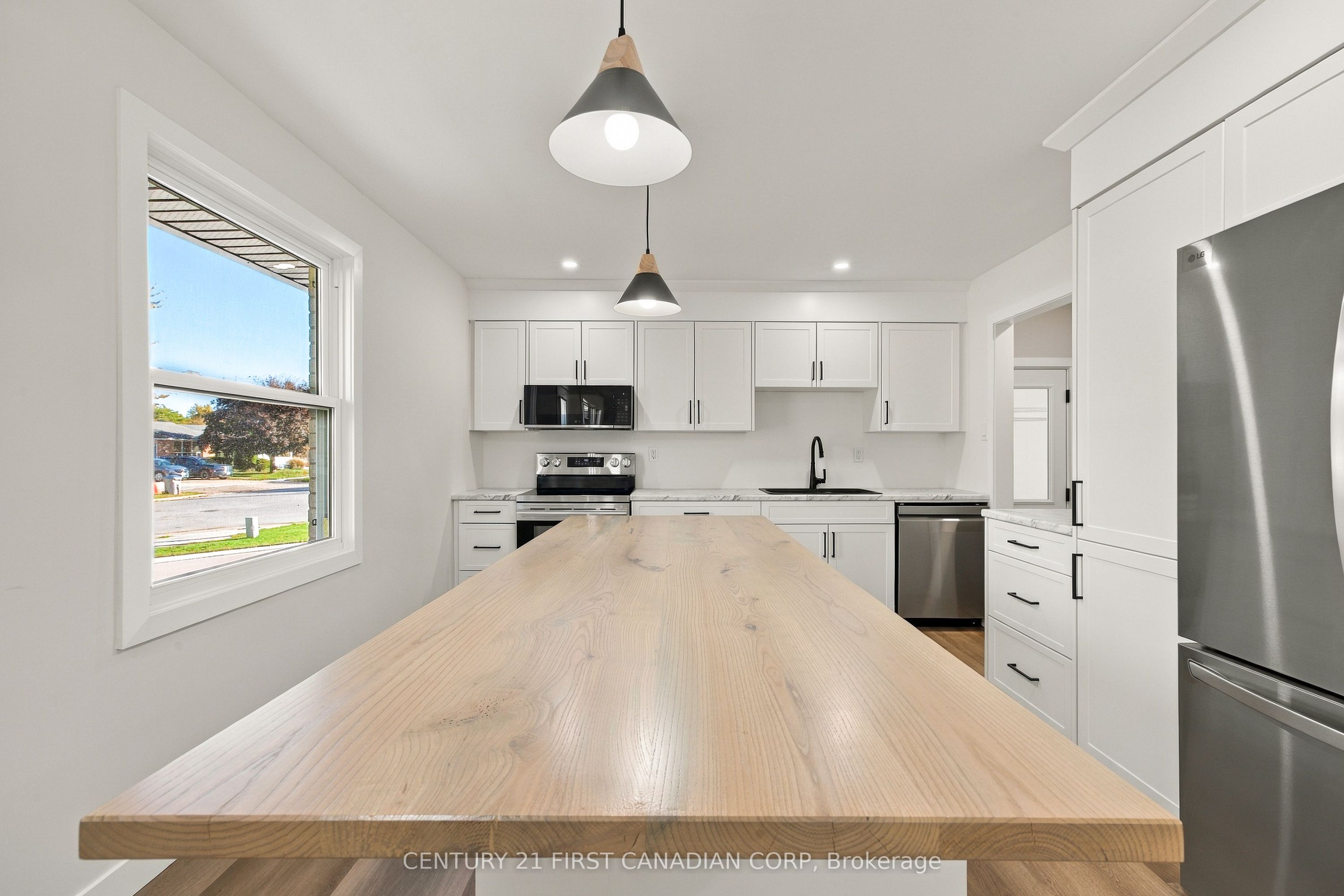 135 Nicoline Avenue Property Photo 11
