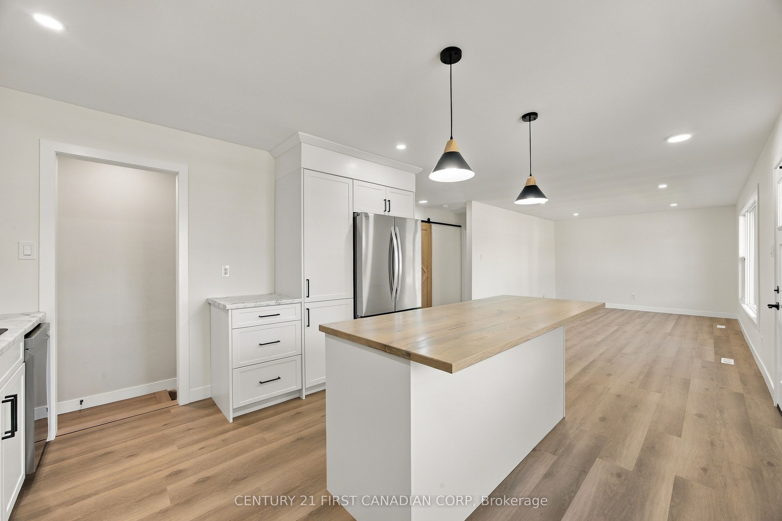 135 Nicoline Avenue Property Photo 12