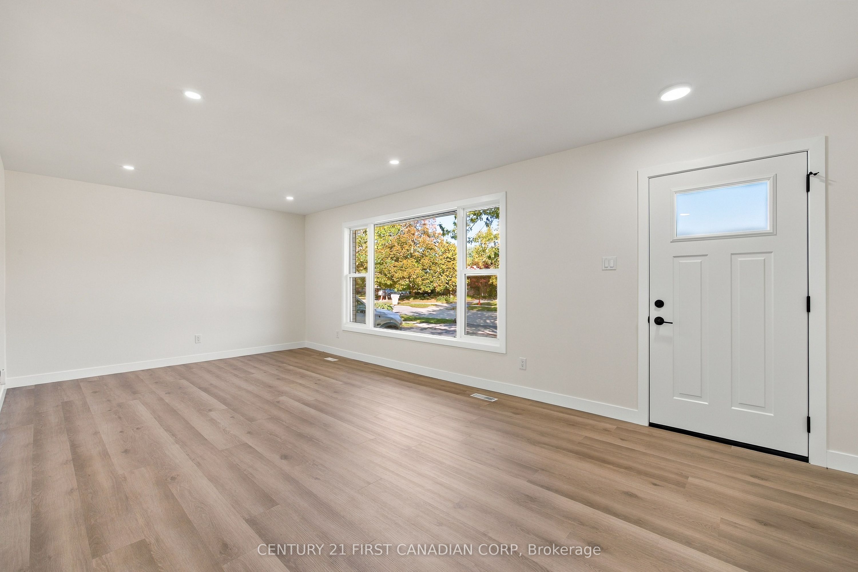 135 Nicoline Avenue Property Photo 13