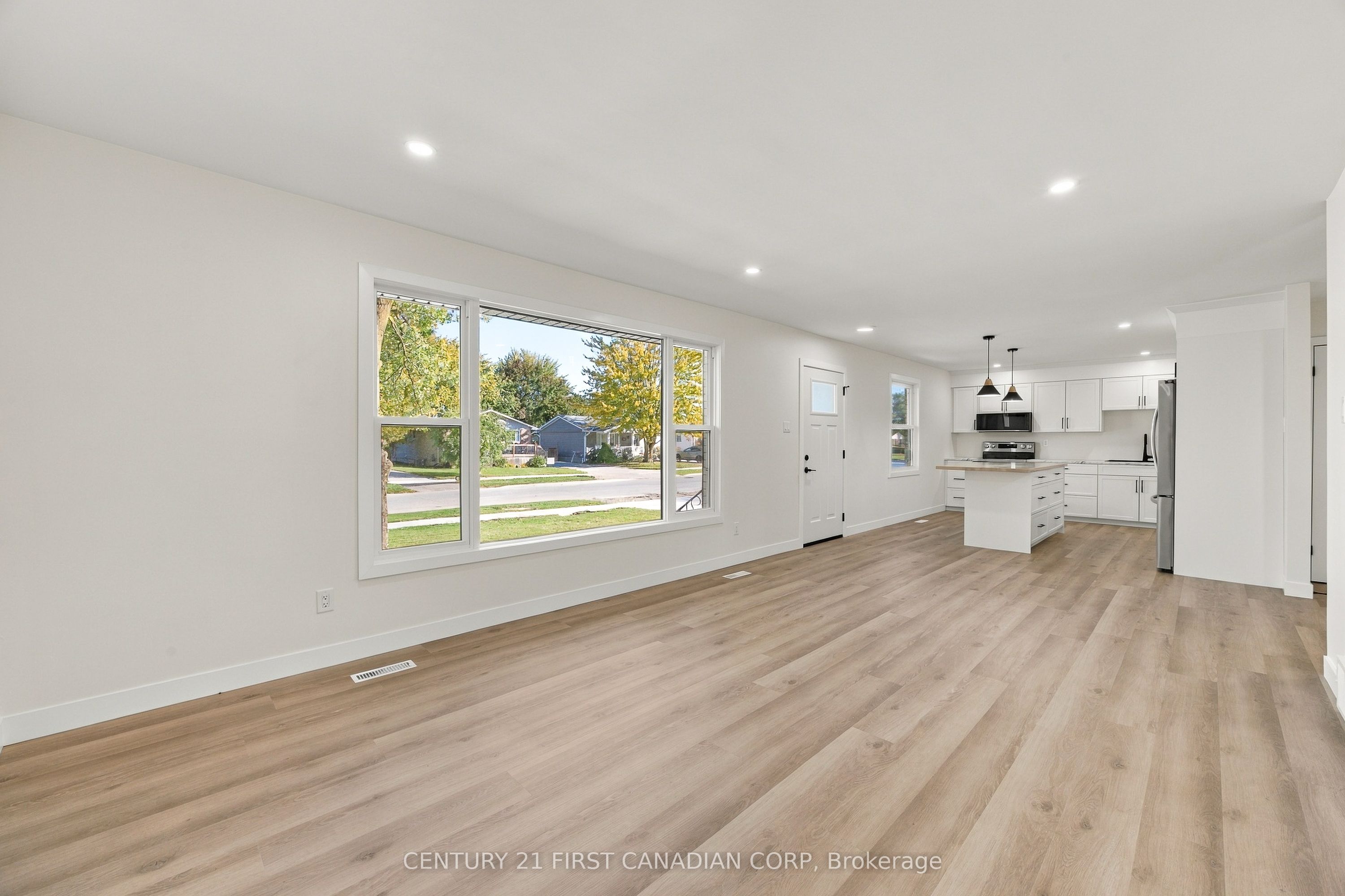 135 Nicoline Avenue Property Photo 14