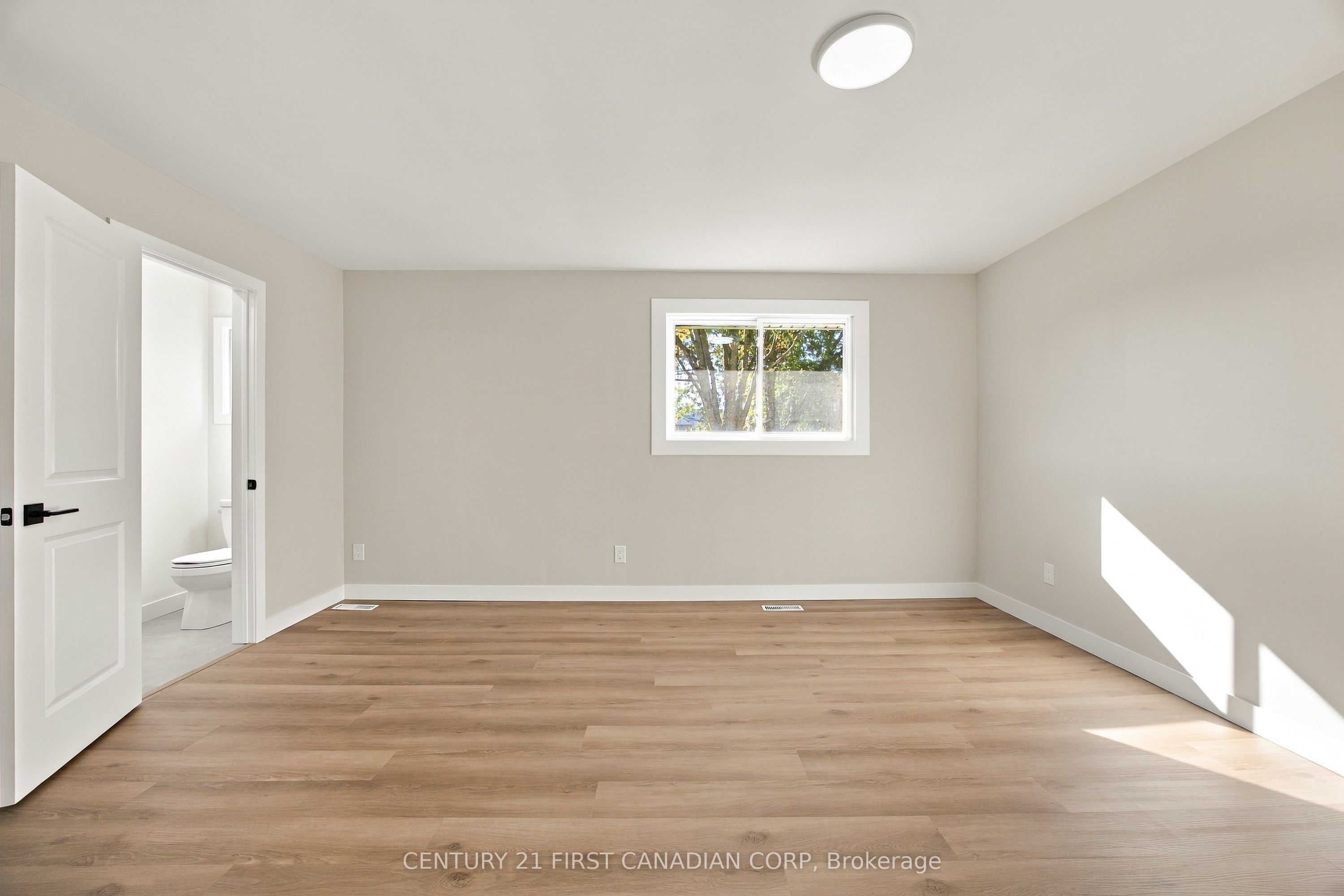 135 Nicoline Avenue Property Photo 17