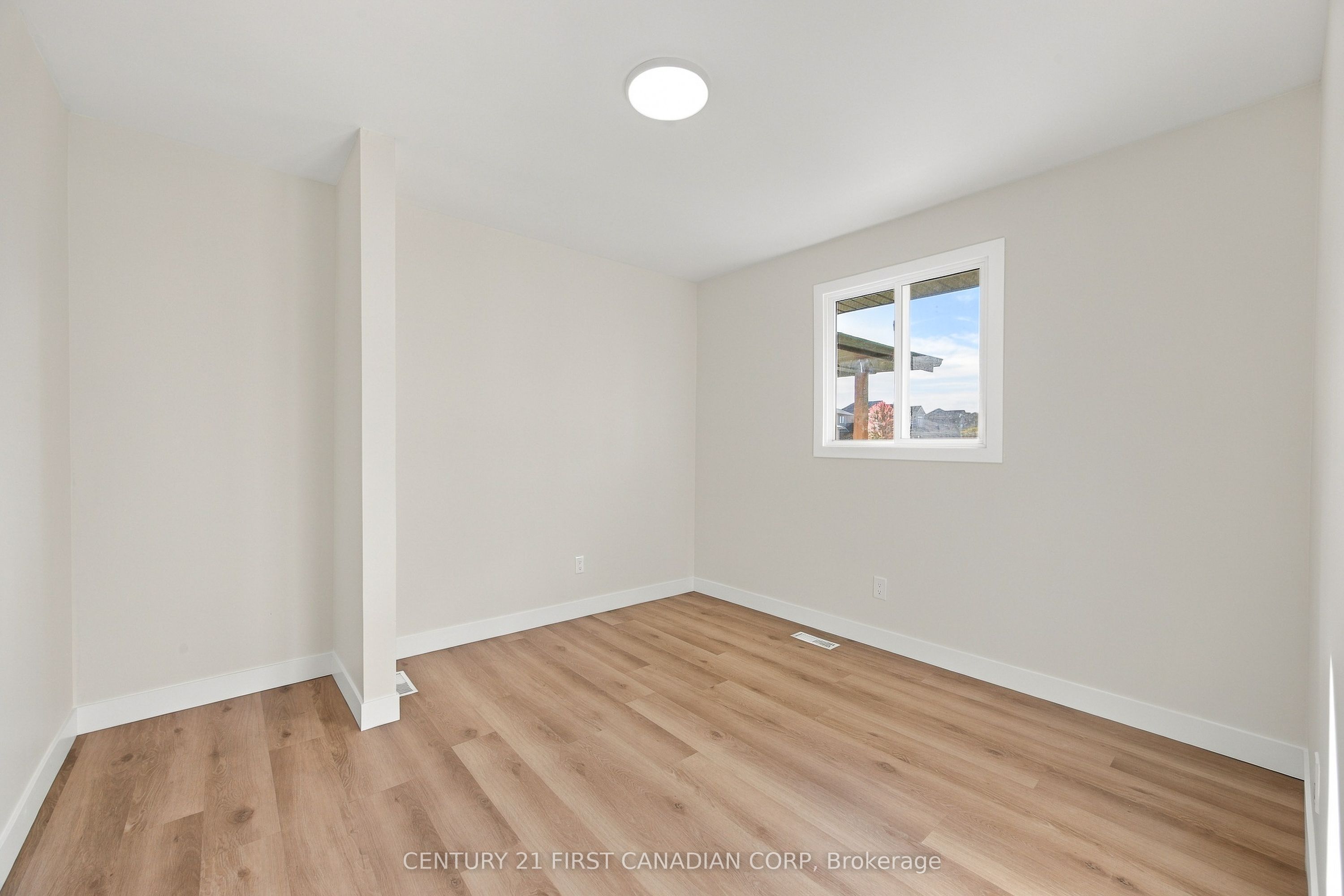 135 Nicoline Avenue Property Photo 21
