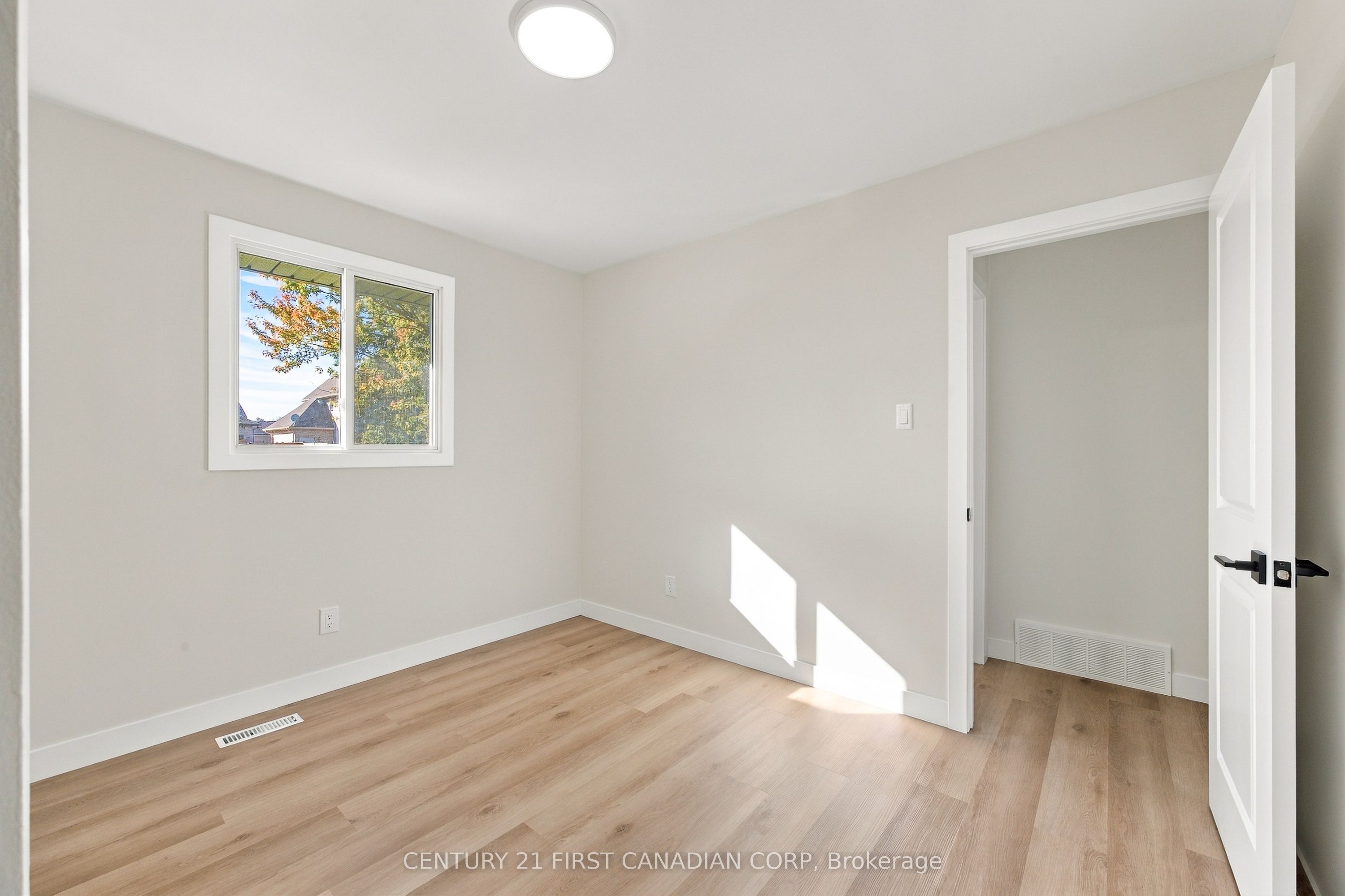 135 Nicoline Avenue Property Photo 22