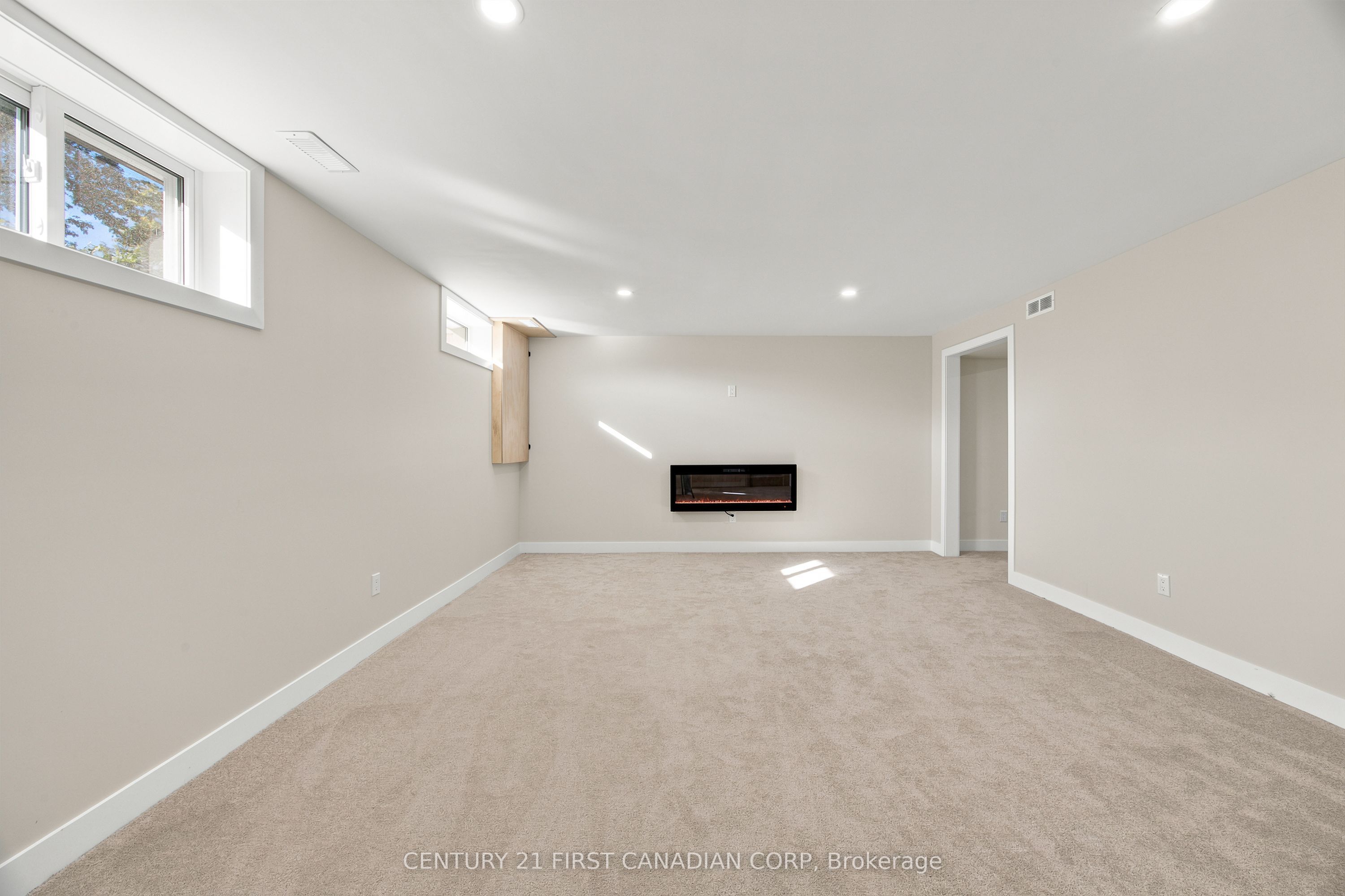 135 Nicoline Avenue Property Photo 25