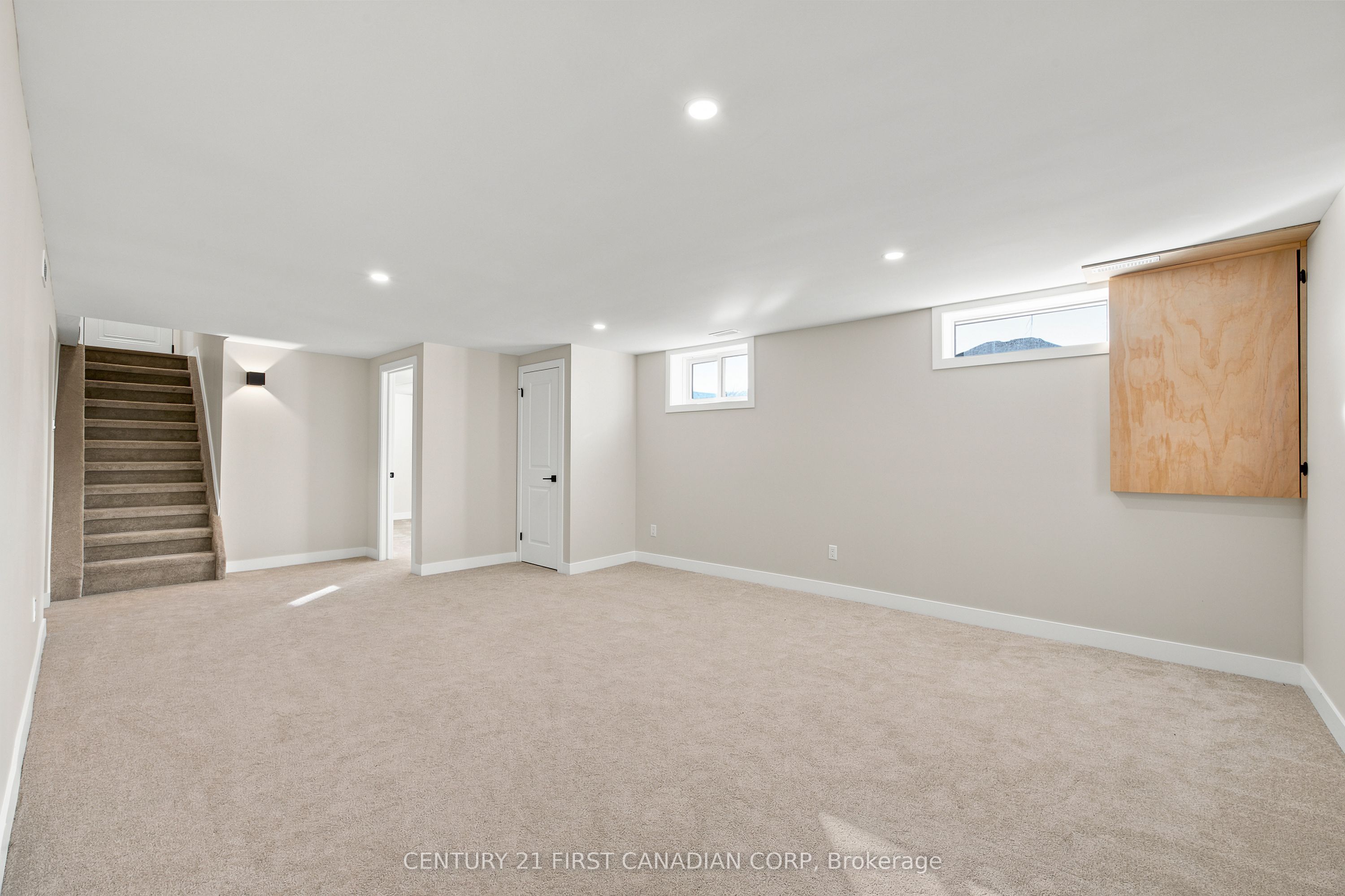 135 Nicoline Avenue Property Photo 26