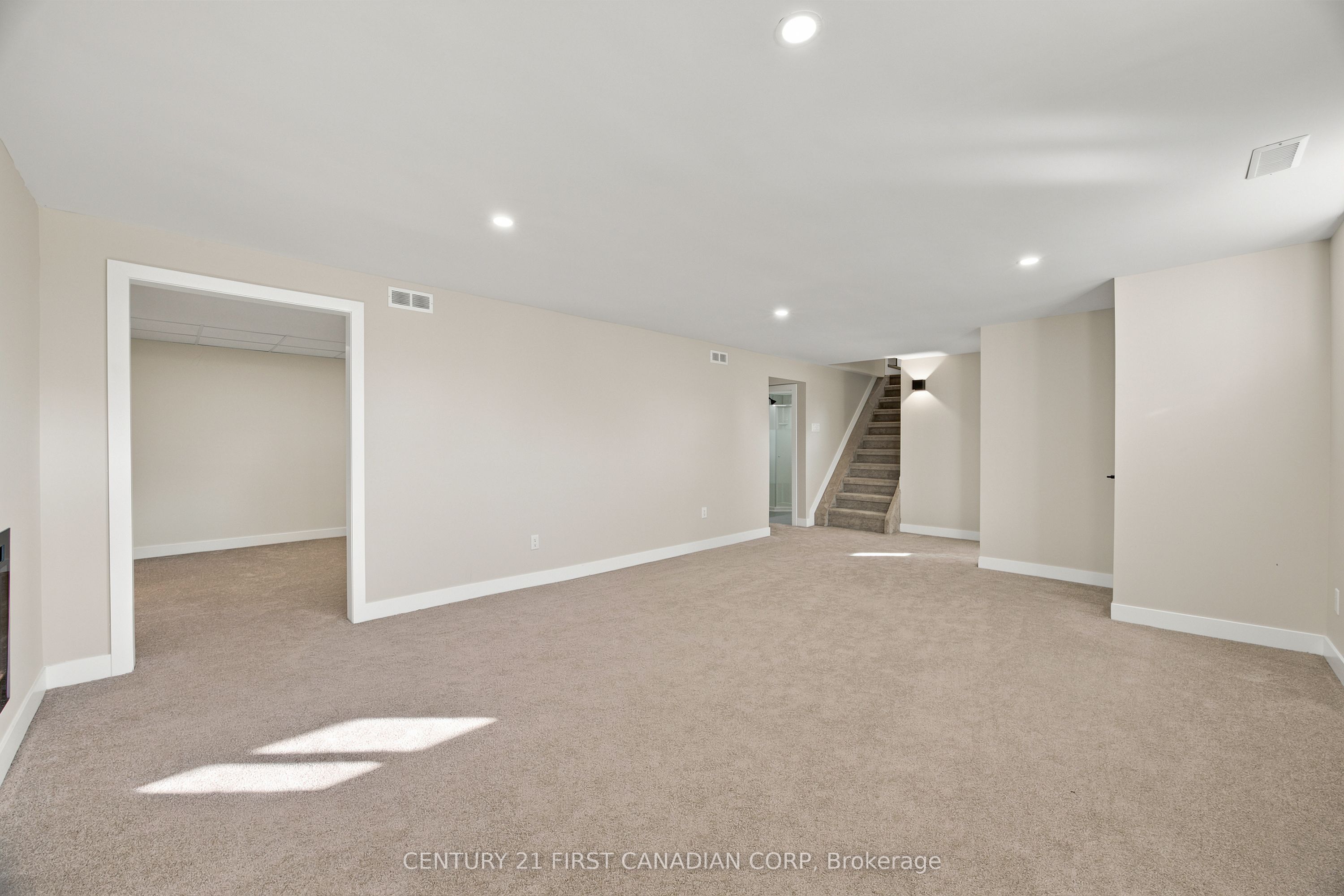 135 Nicoline Avenue Property Photo 27