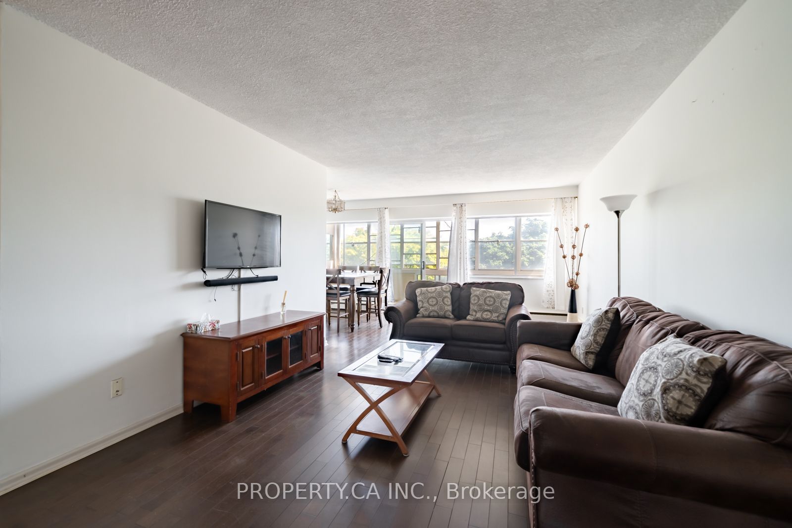 45 Westmount Road N 404 Property Photo 3