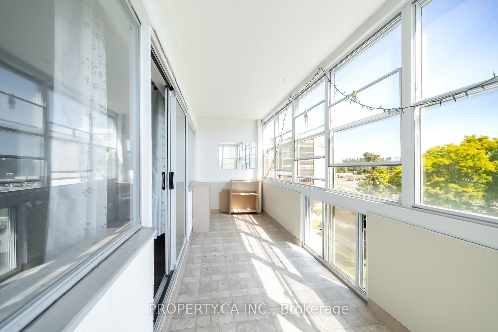 45 Westmount Road N 404 Property Photo 12