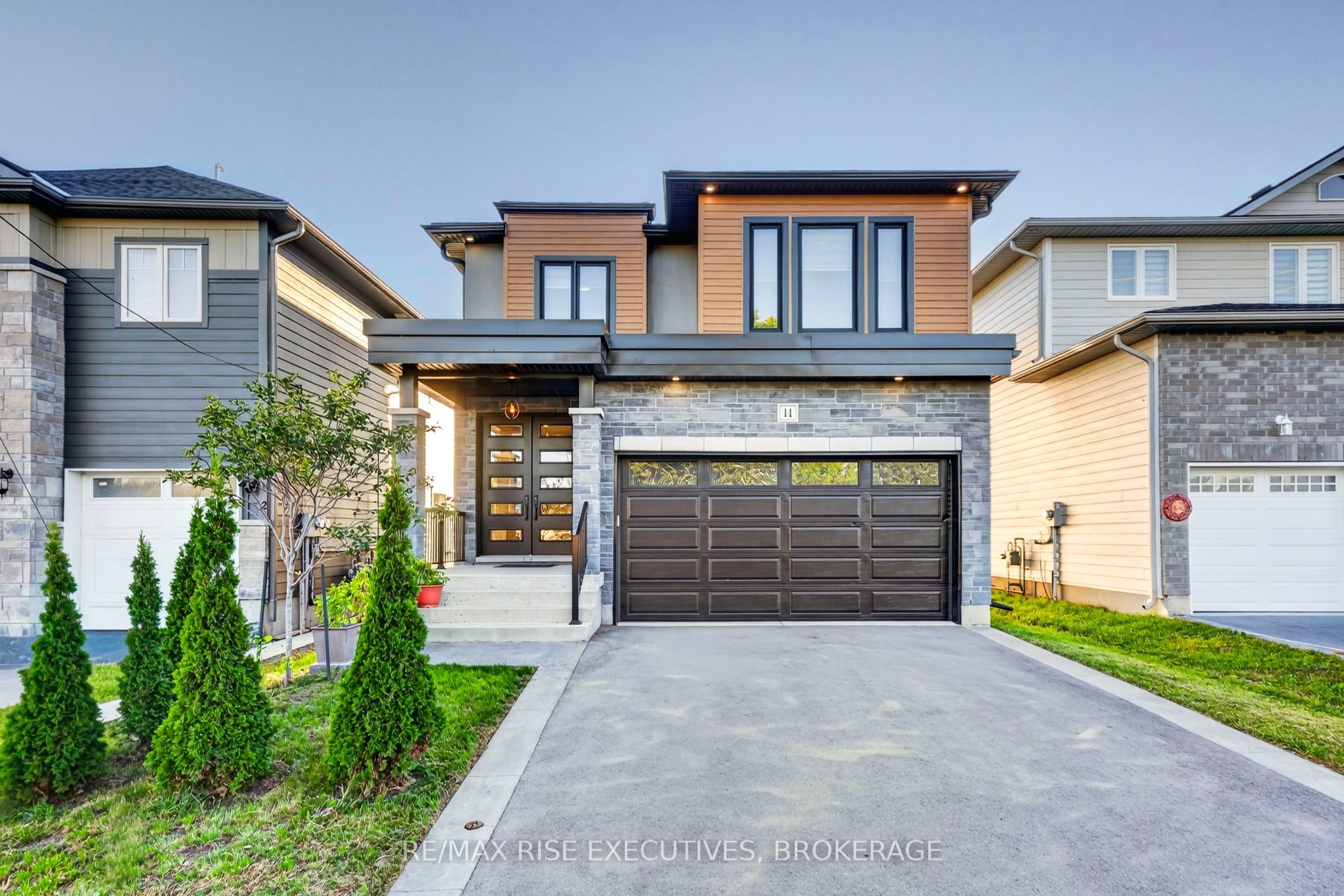 14 Park Crescent Property Photo 2