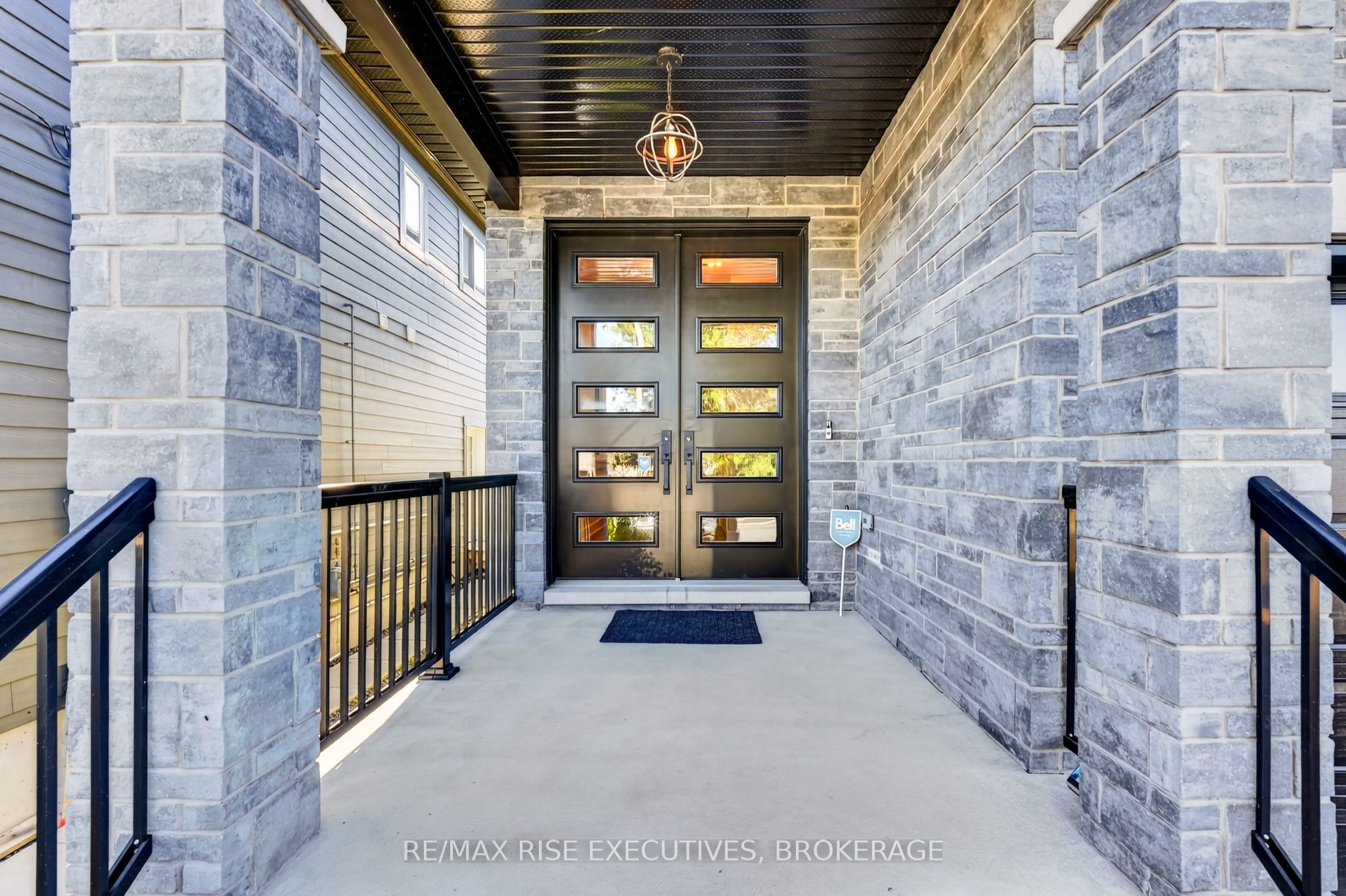 14 Park Crescent Property Photo 3