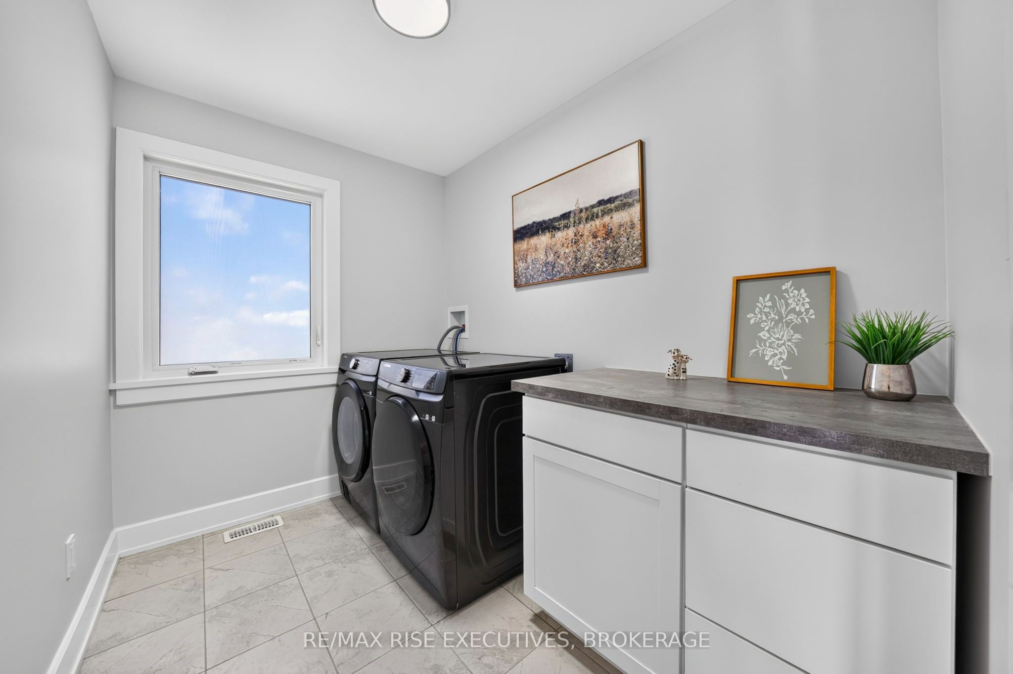 14 Park Crescent Property Photo 26