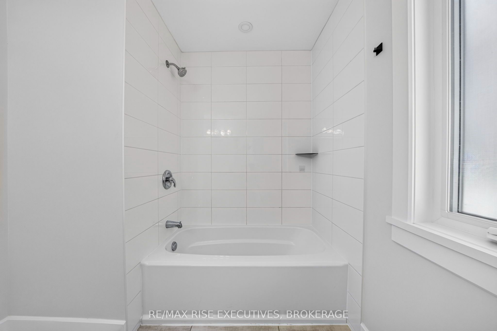 14 Park Crescent Property Photo 31