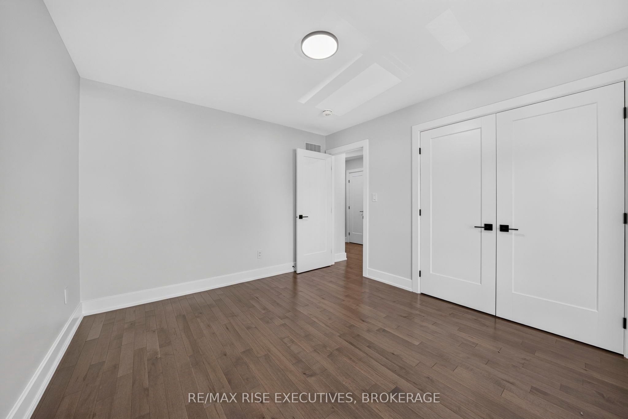 14 Park Crescent Property Photo 34