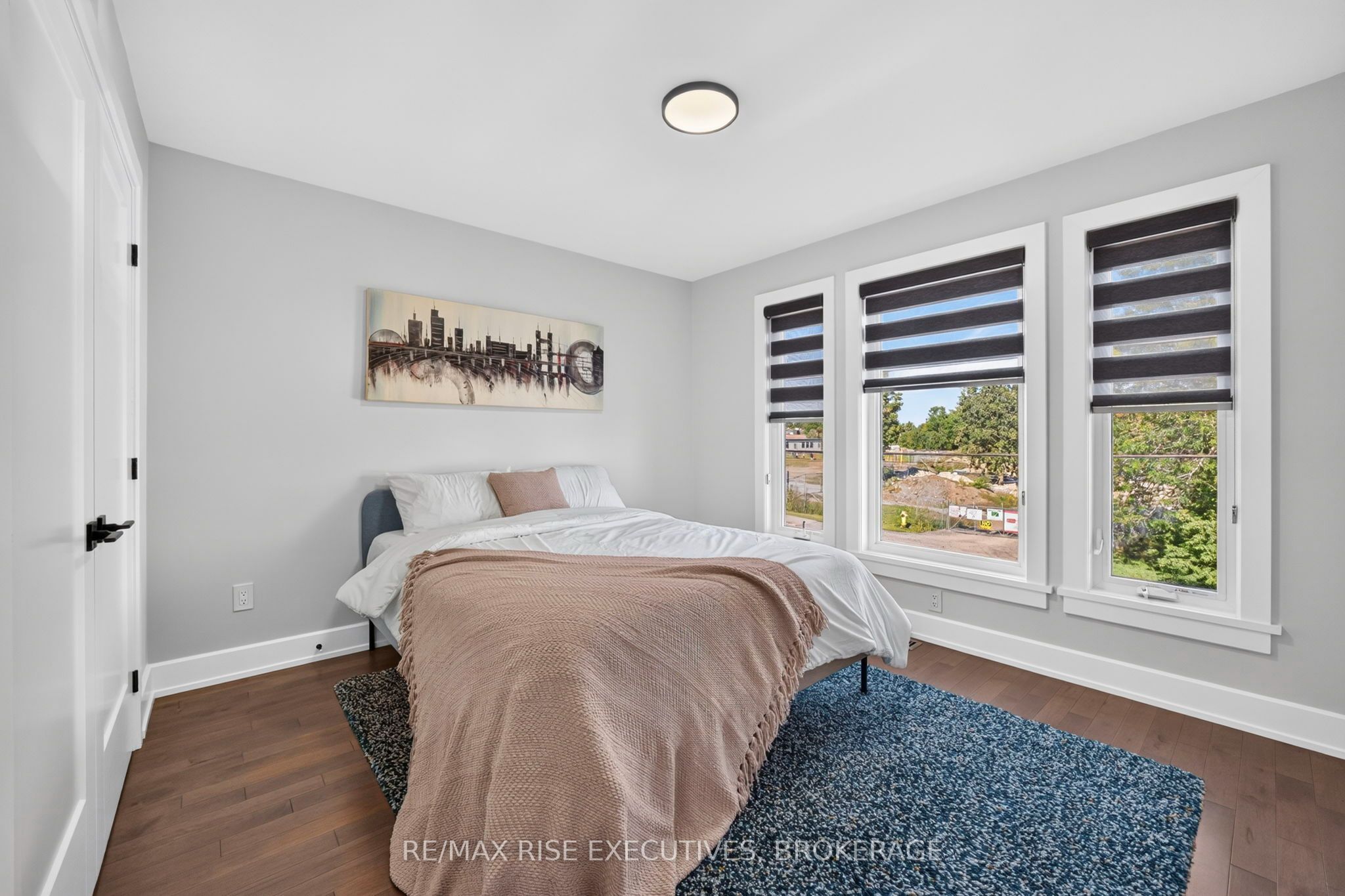 14 Park Crescent Property Photo 35