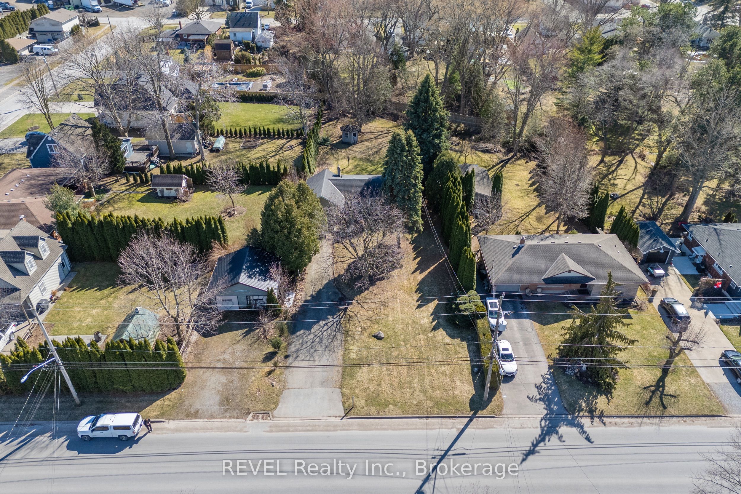 639 Penner Street Property Photo 1