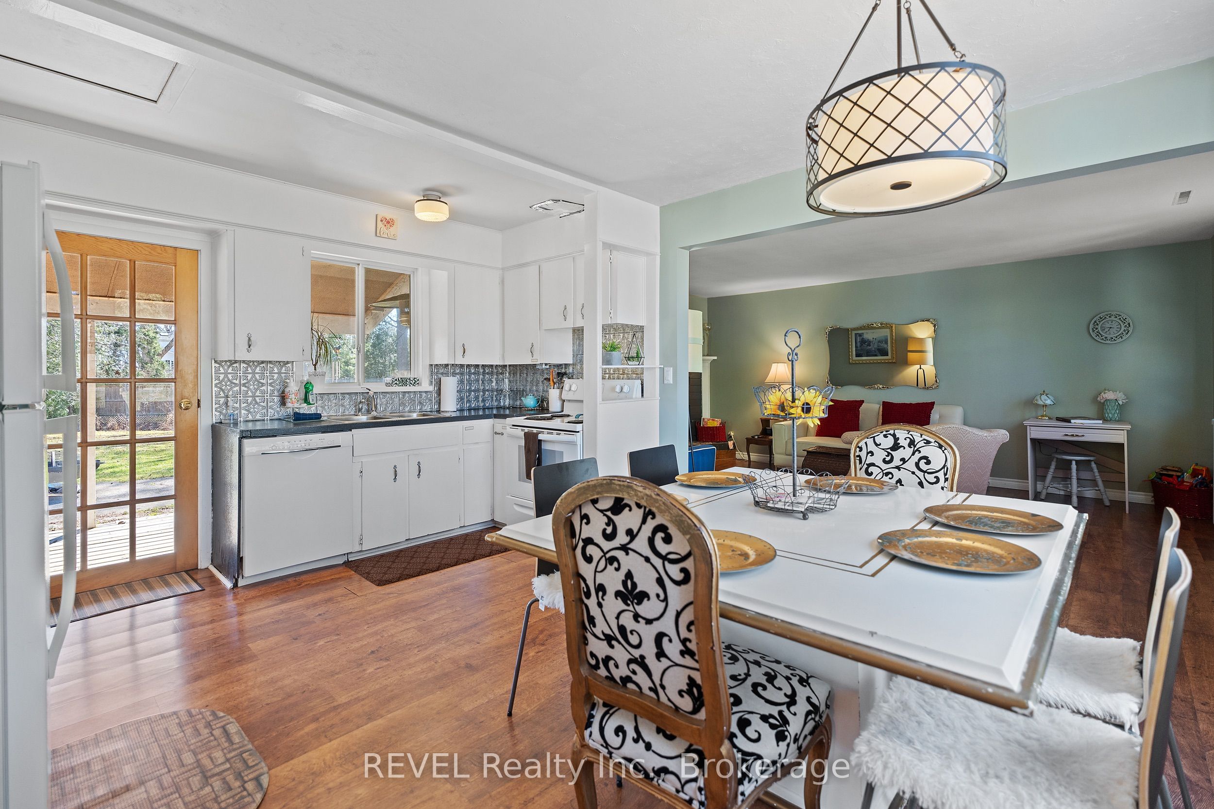 639 Penner Street Property Photo 3