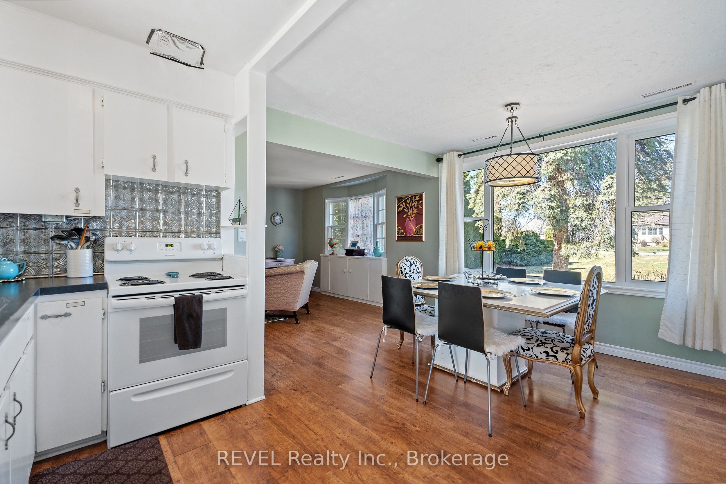 639 Penner Street Property Photo 7