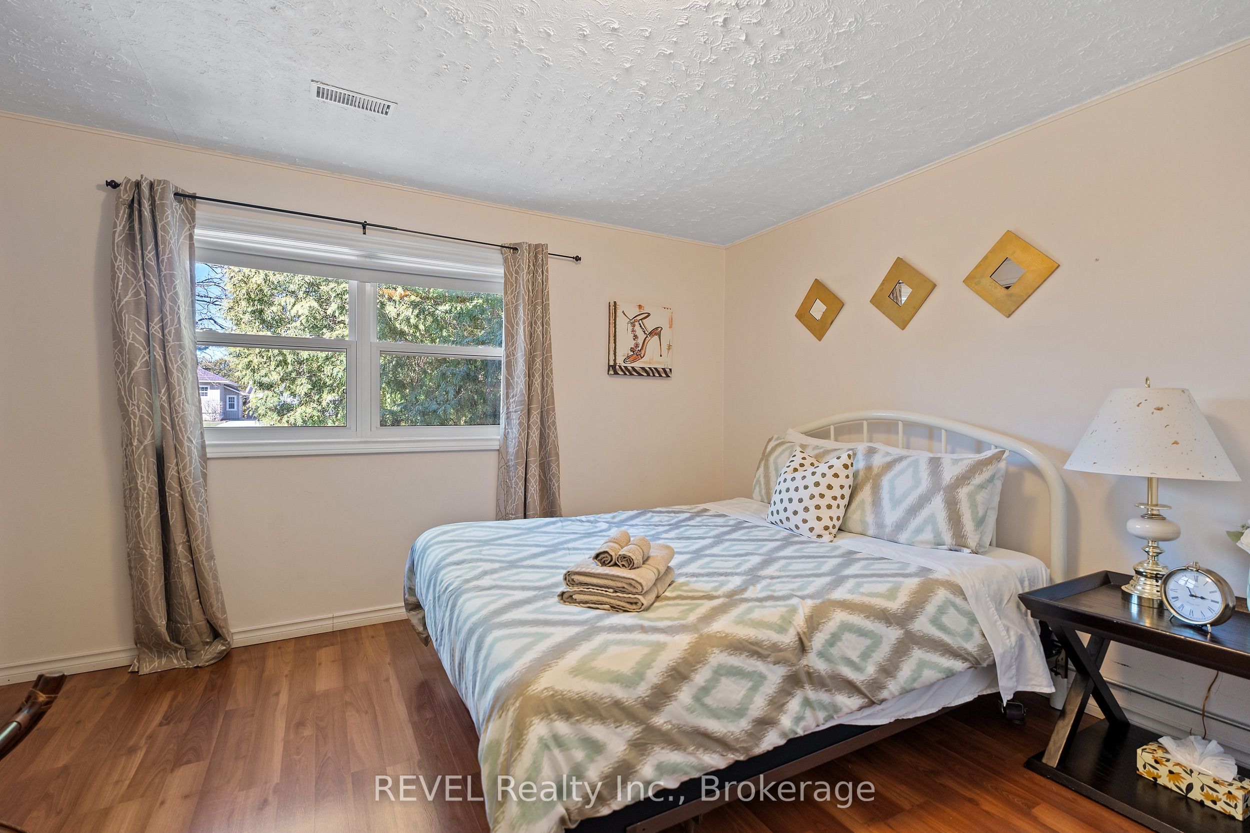 639 Penner Street Property Photo 17