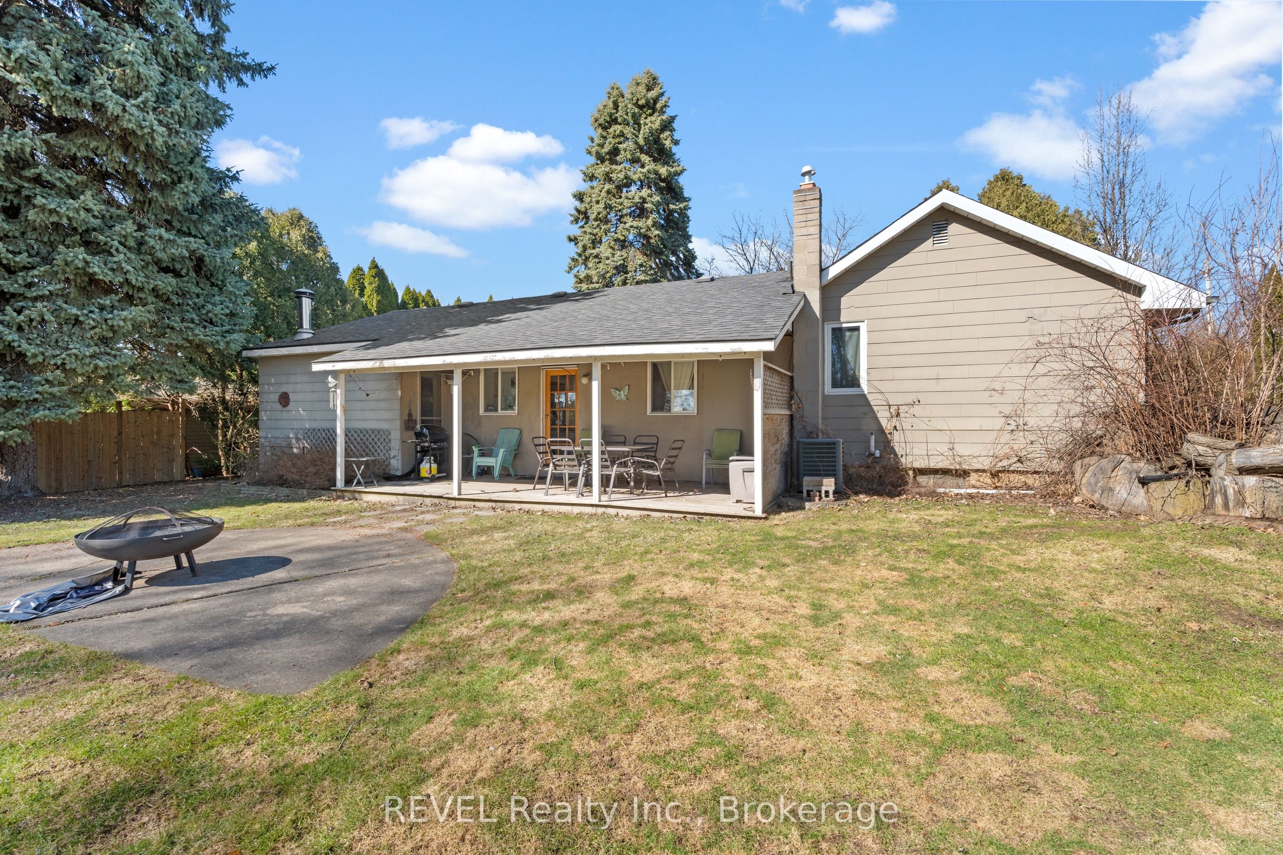 639 Penner Street Property Photo 24