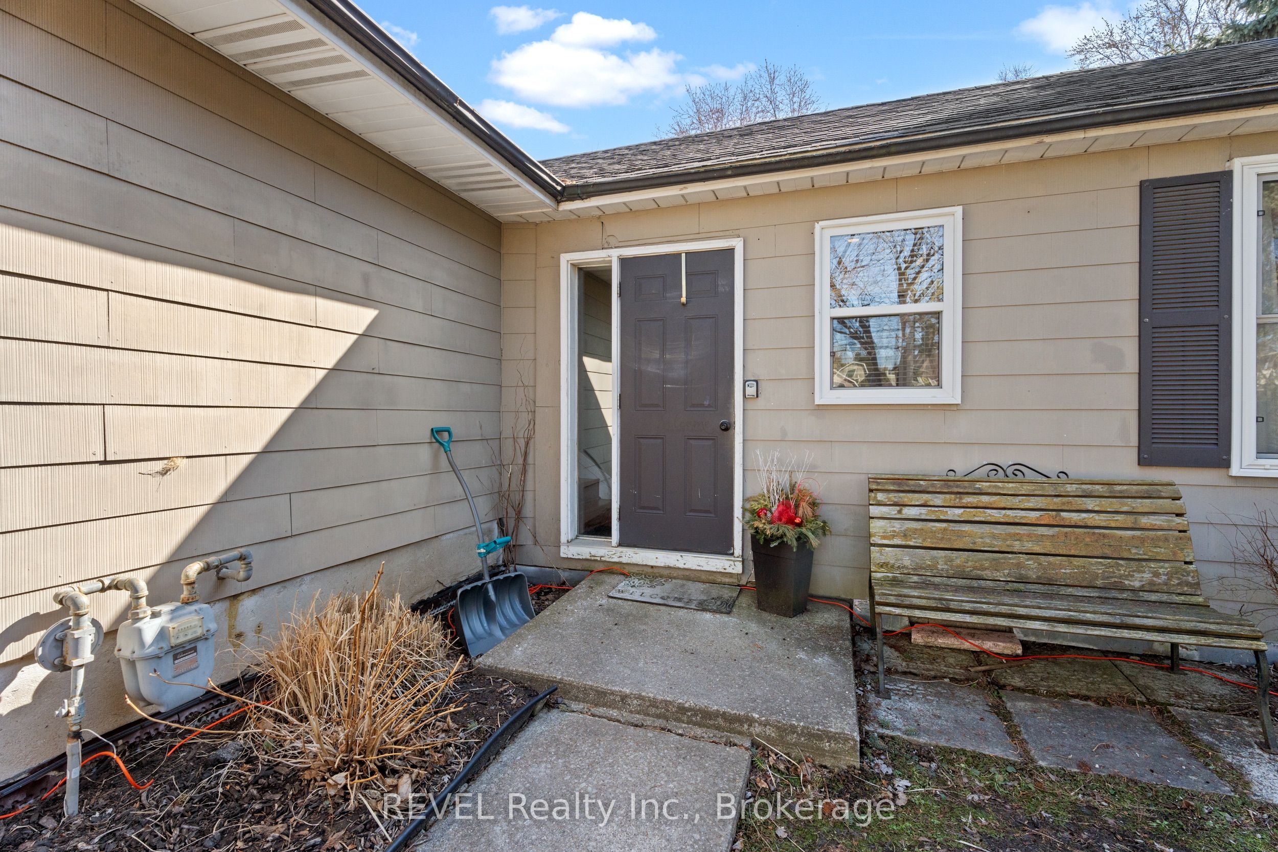 639 Penner Street Property Photo 25