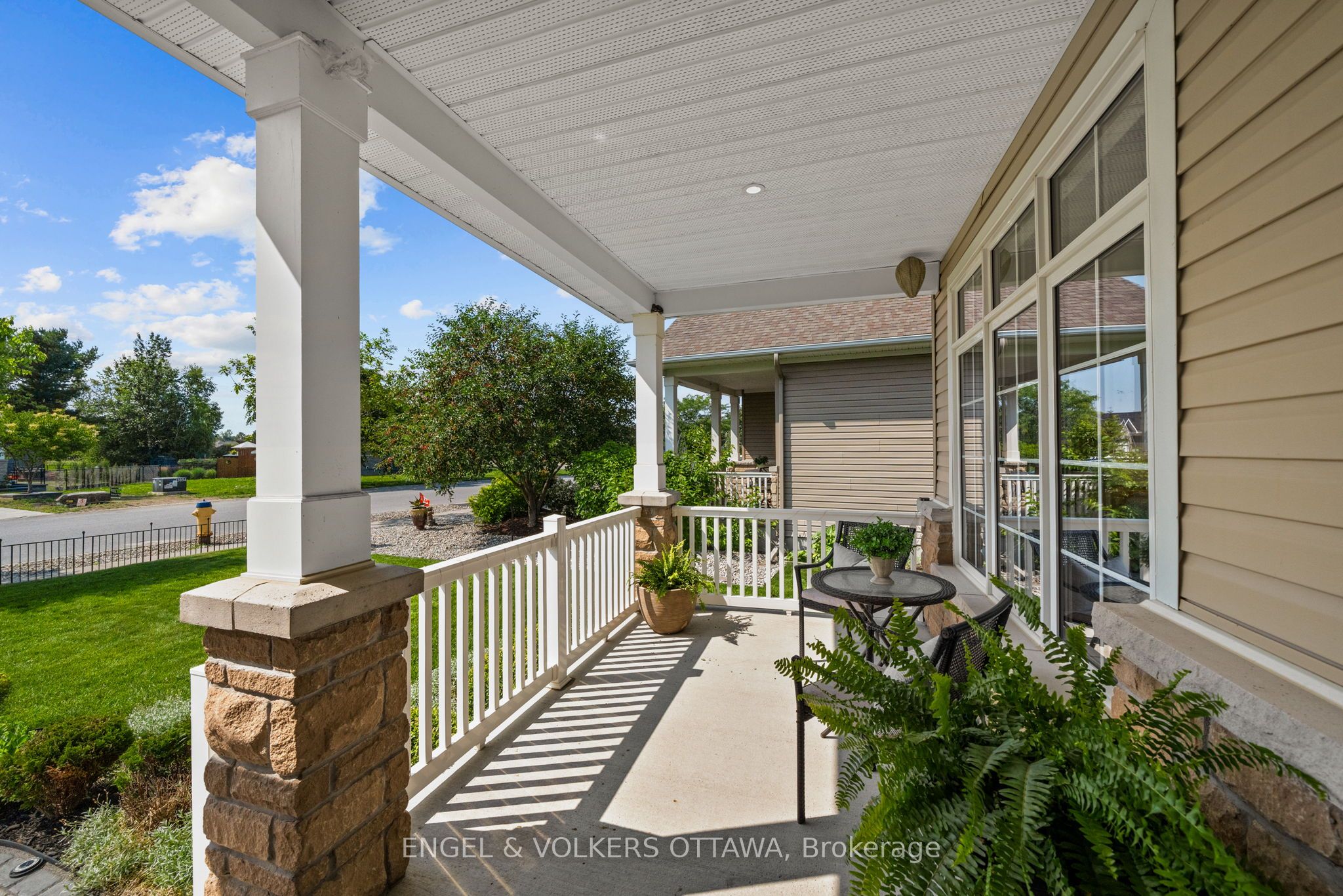 112 Equinelle Drive Property Photo 4