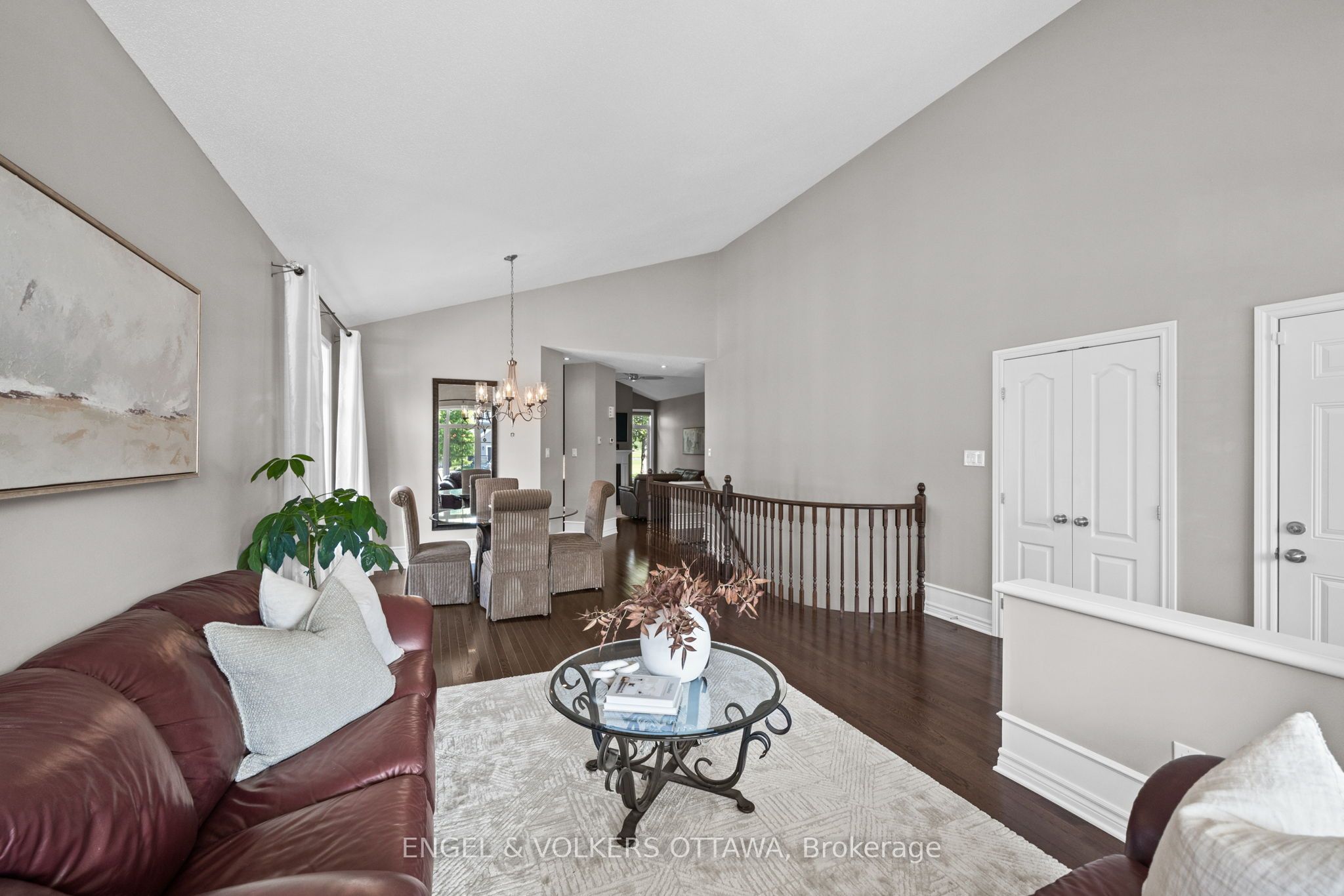 112 Equinelle Drive Property Photo 8