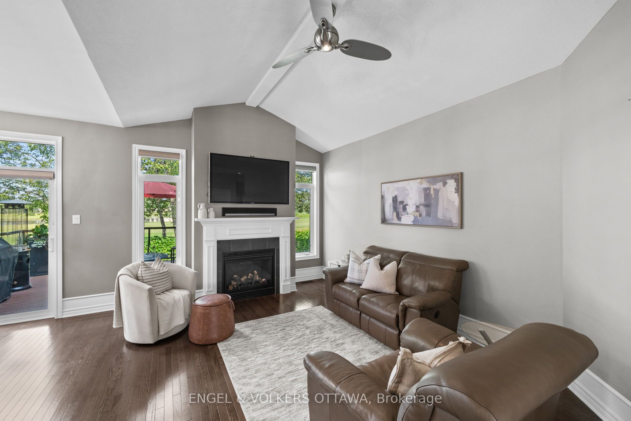 112 Equinelle Drive Property Photo 11