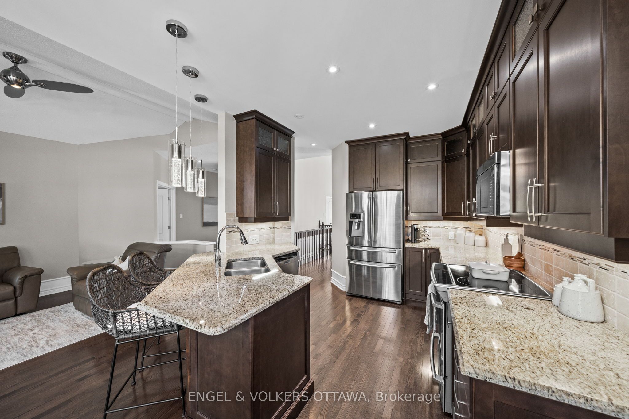 112 Equinelle Drive Property Photo 16