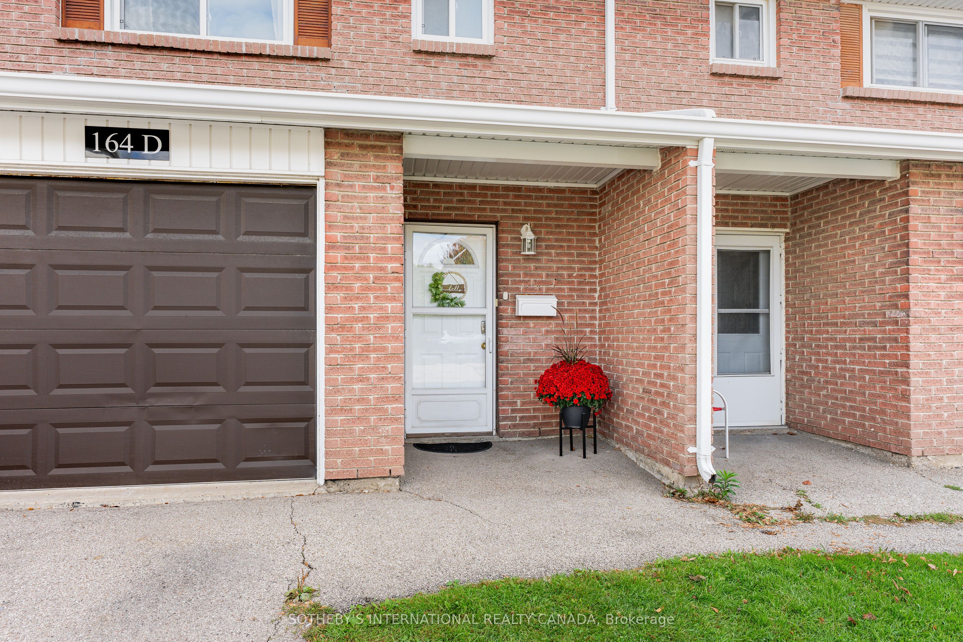 164 Henry Street D Property Photo 4