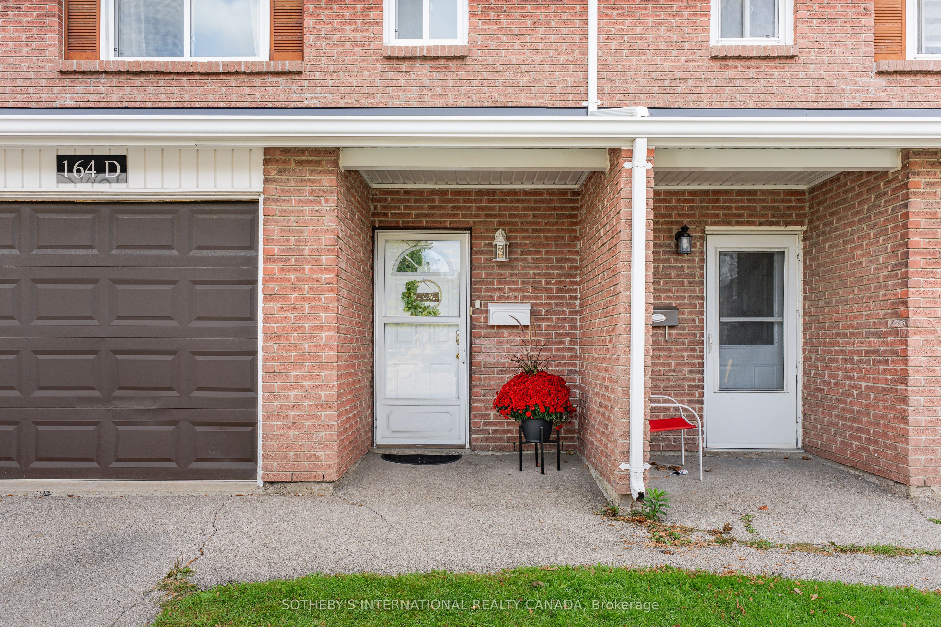 164 Henry Street D Property Photo 5