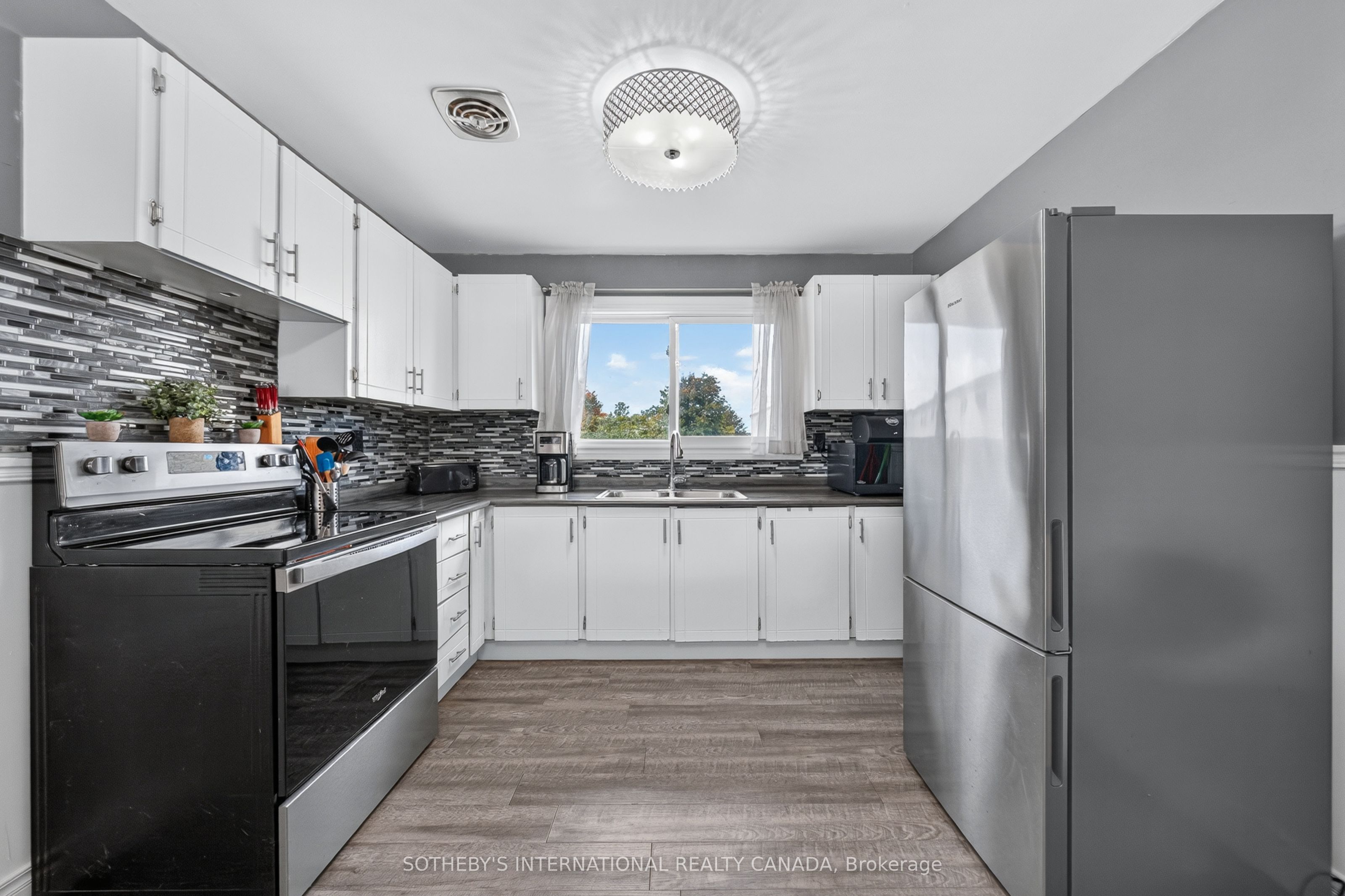 164 Henry Street D Property Photo 17