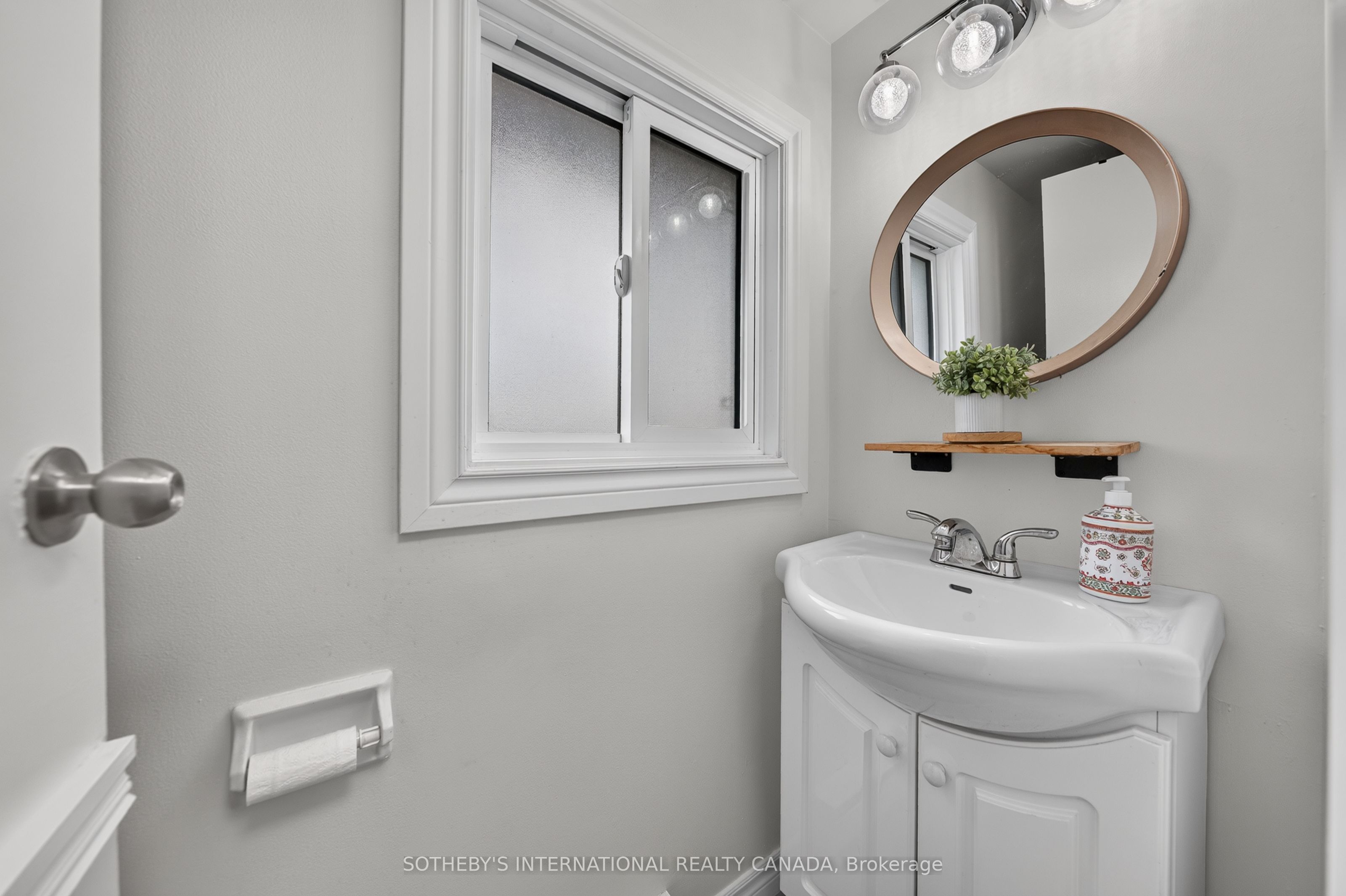 164 Henry Street D Property Photo 20