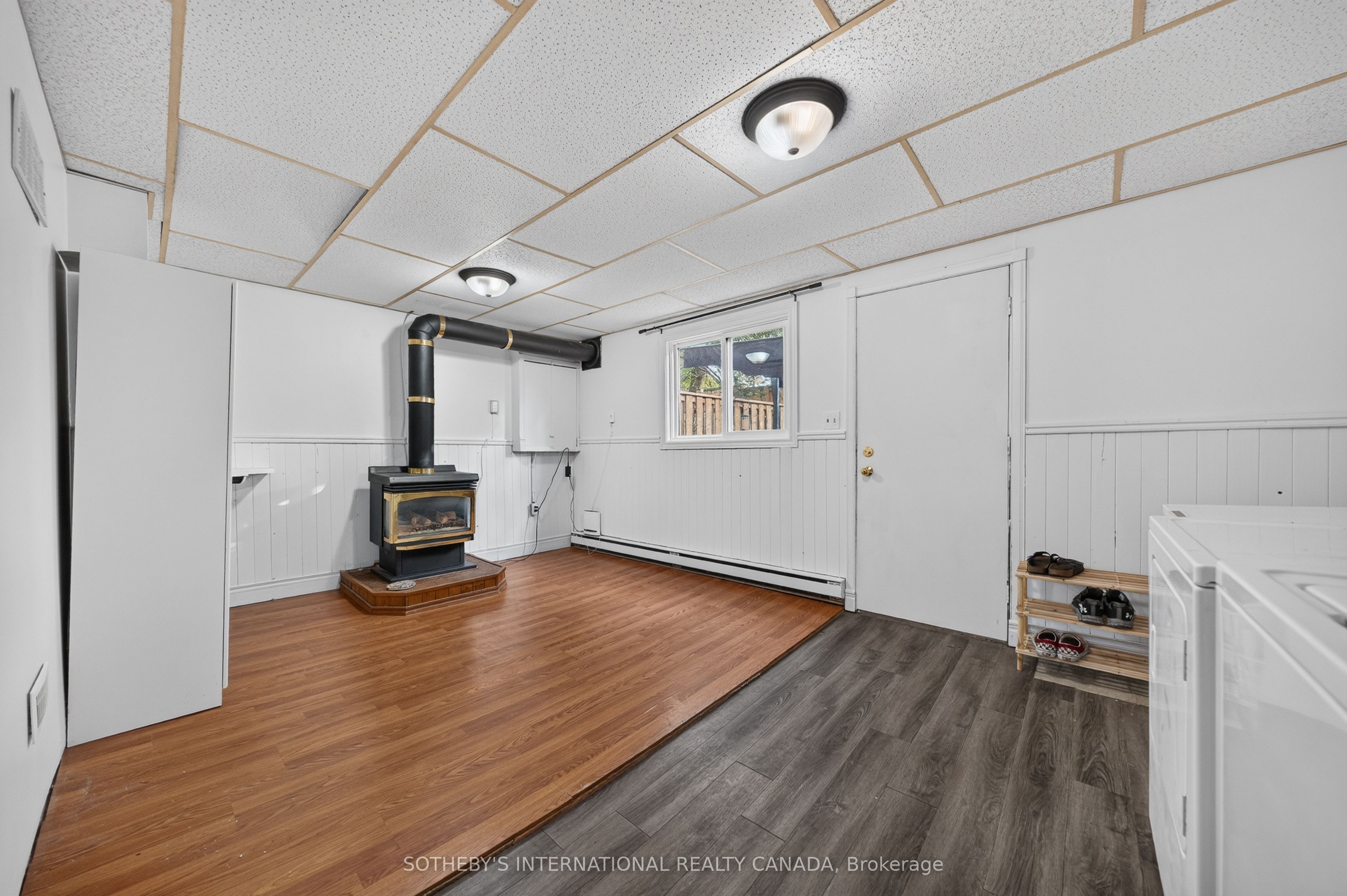 164 Henry Street D Property Photo 33