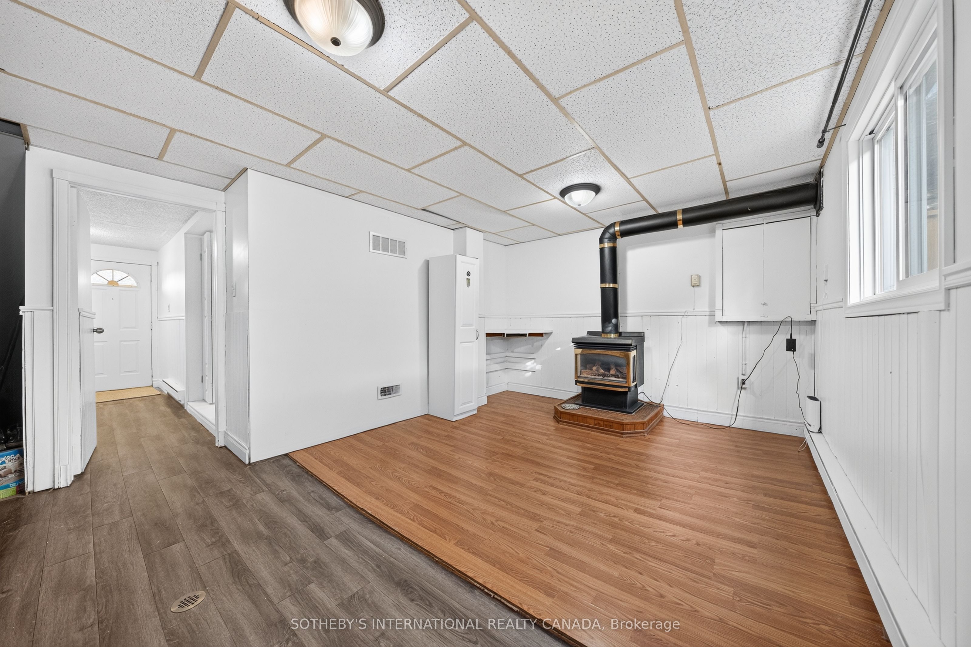 164 Henry Street D Property Photo 34