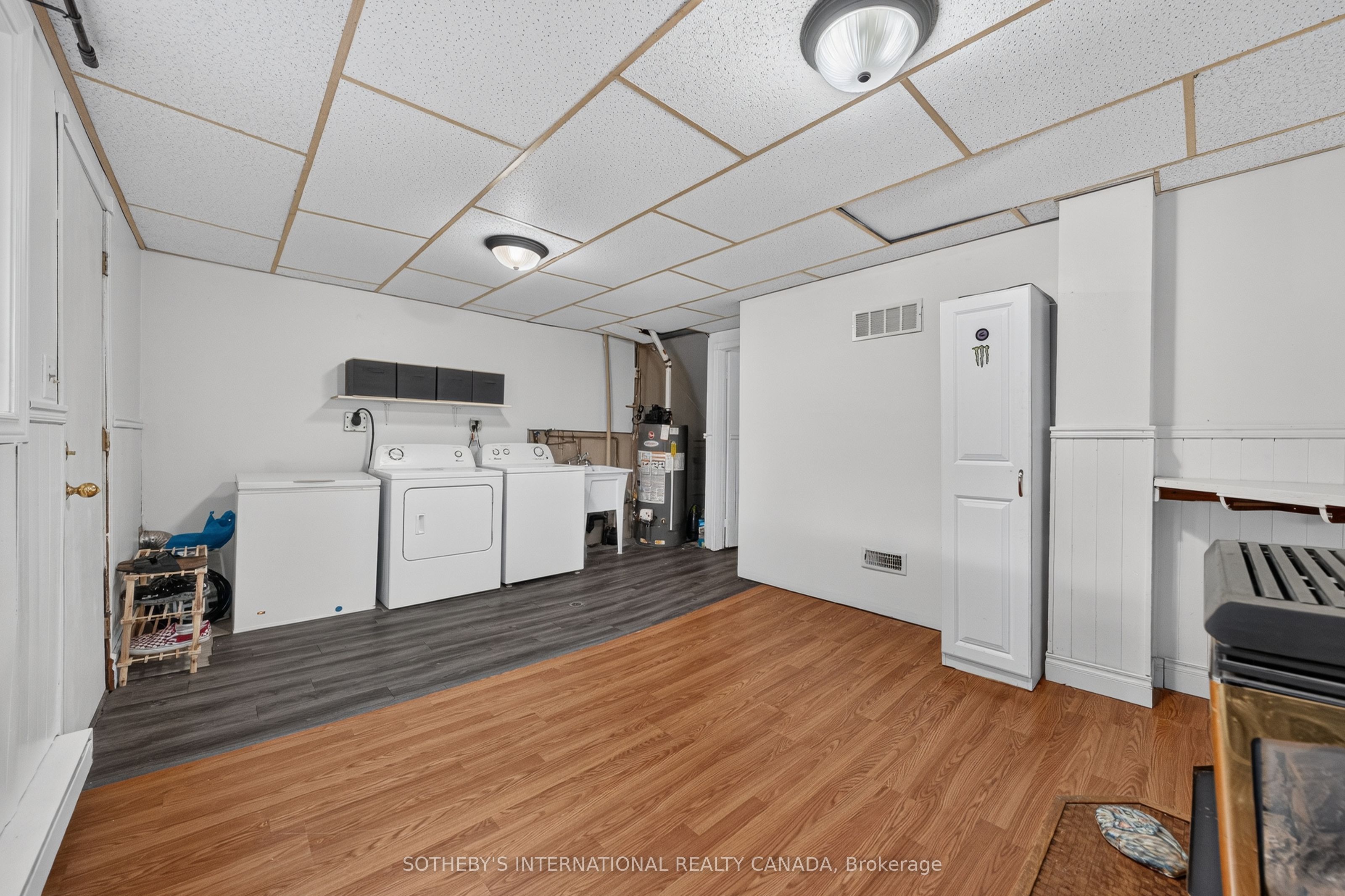 164 Henry Street D Property Photo 35