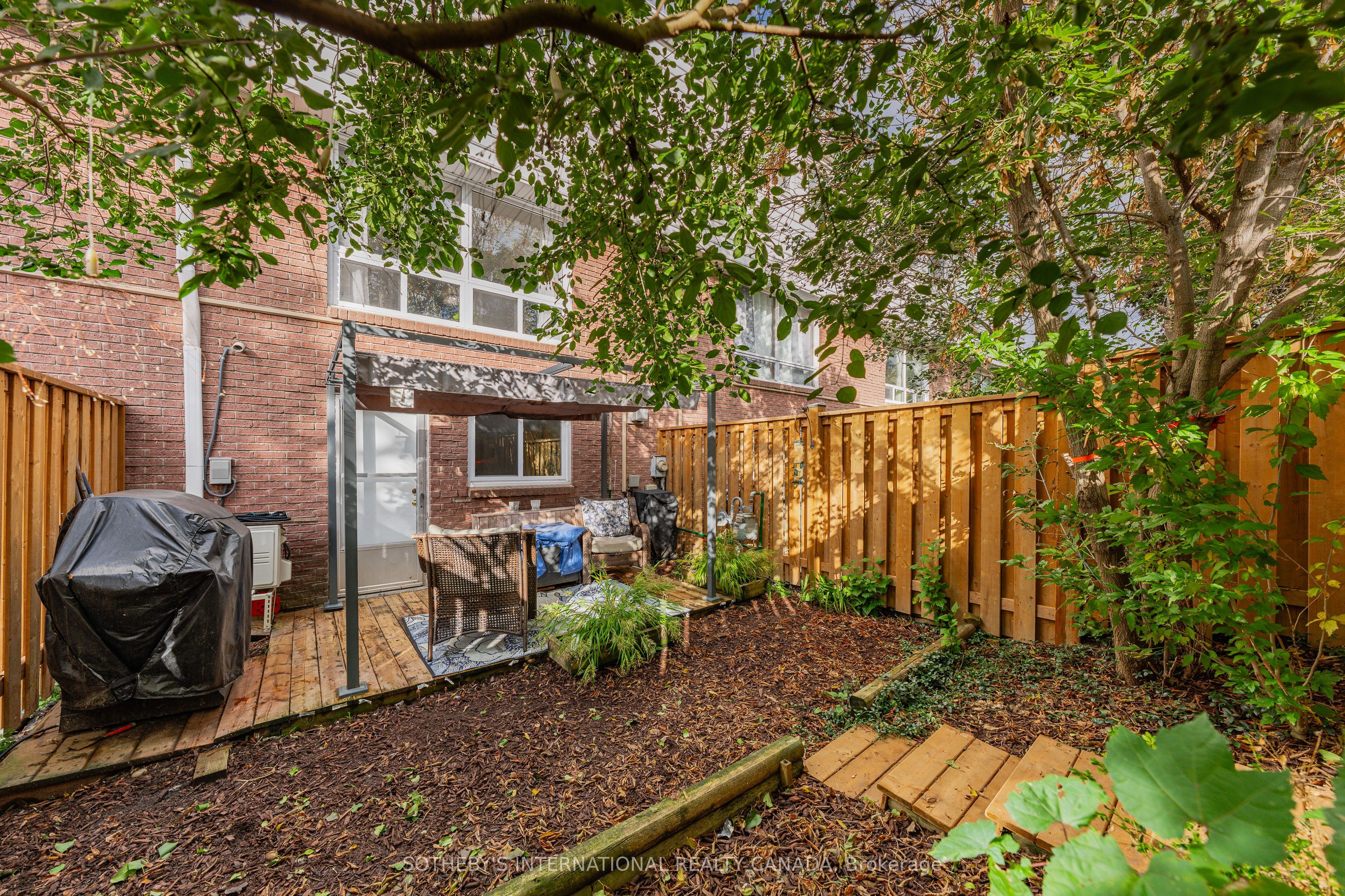 164 Henry Street D Property Photo 44
