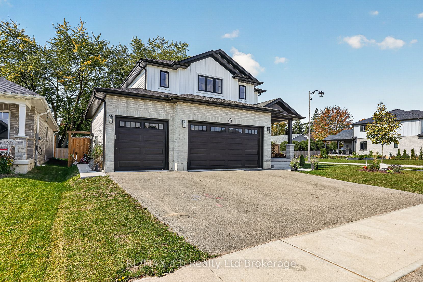 6 Diamond Street Property Photo 3