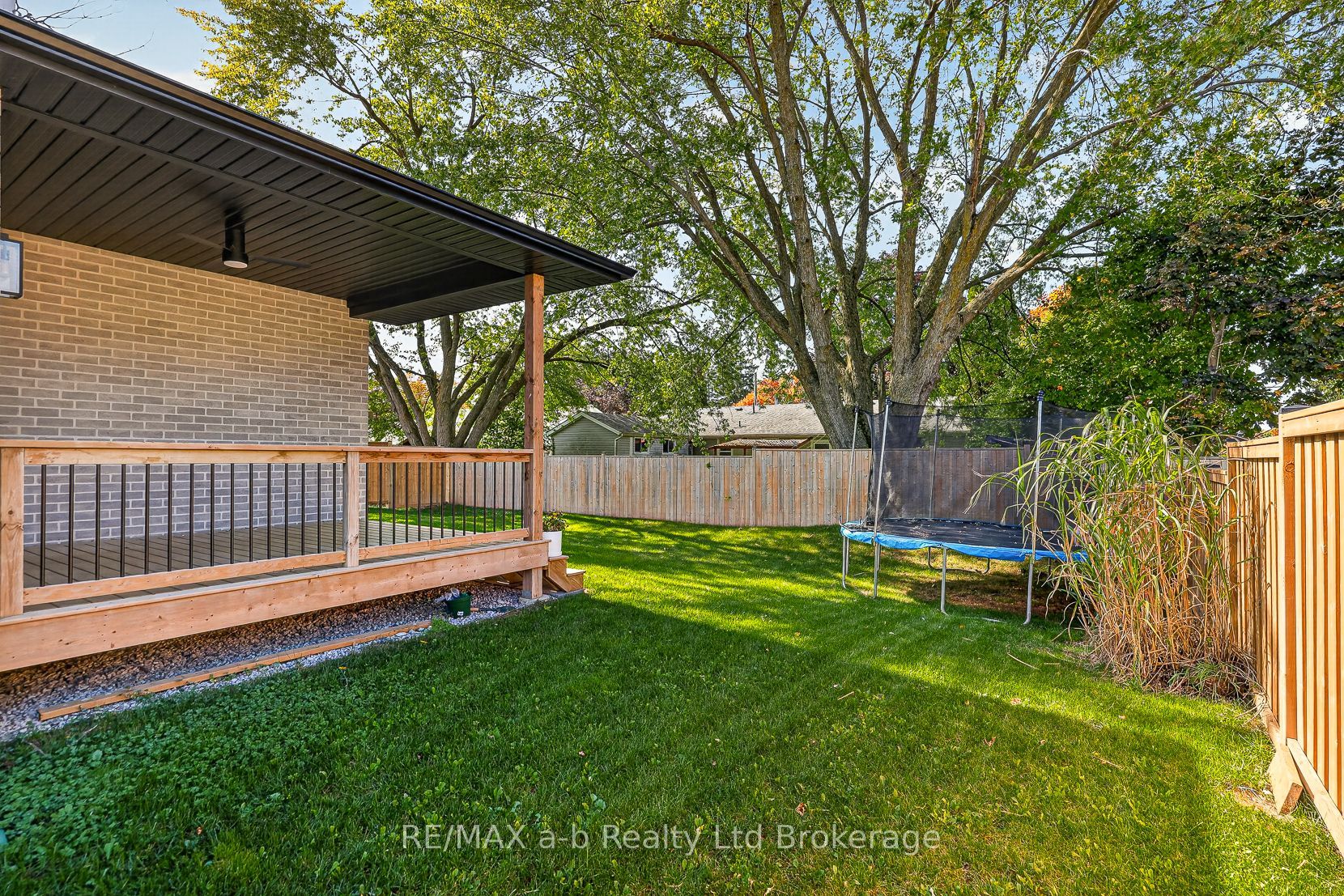 6 Diamond Street Property Photo 4