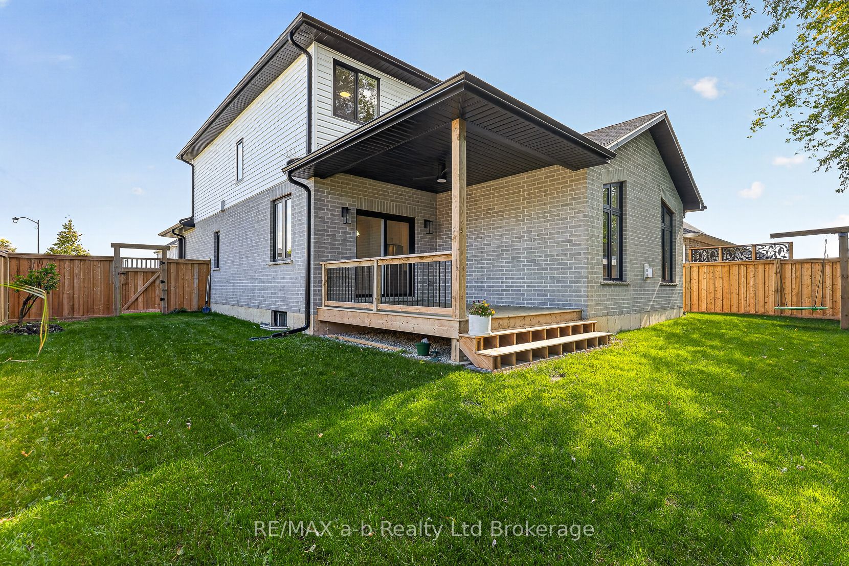 6 Diamond Street Property Photo 5
