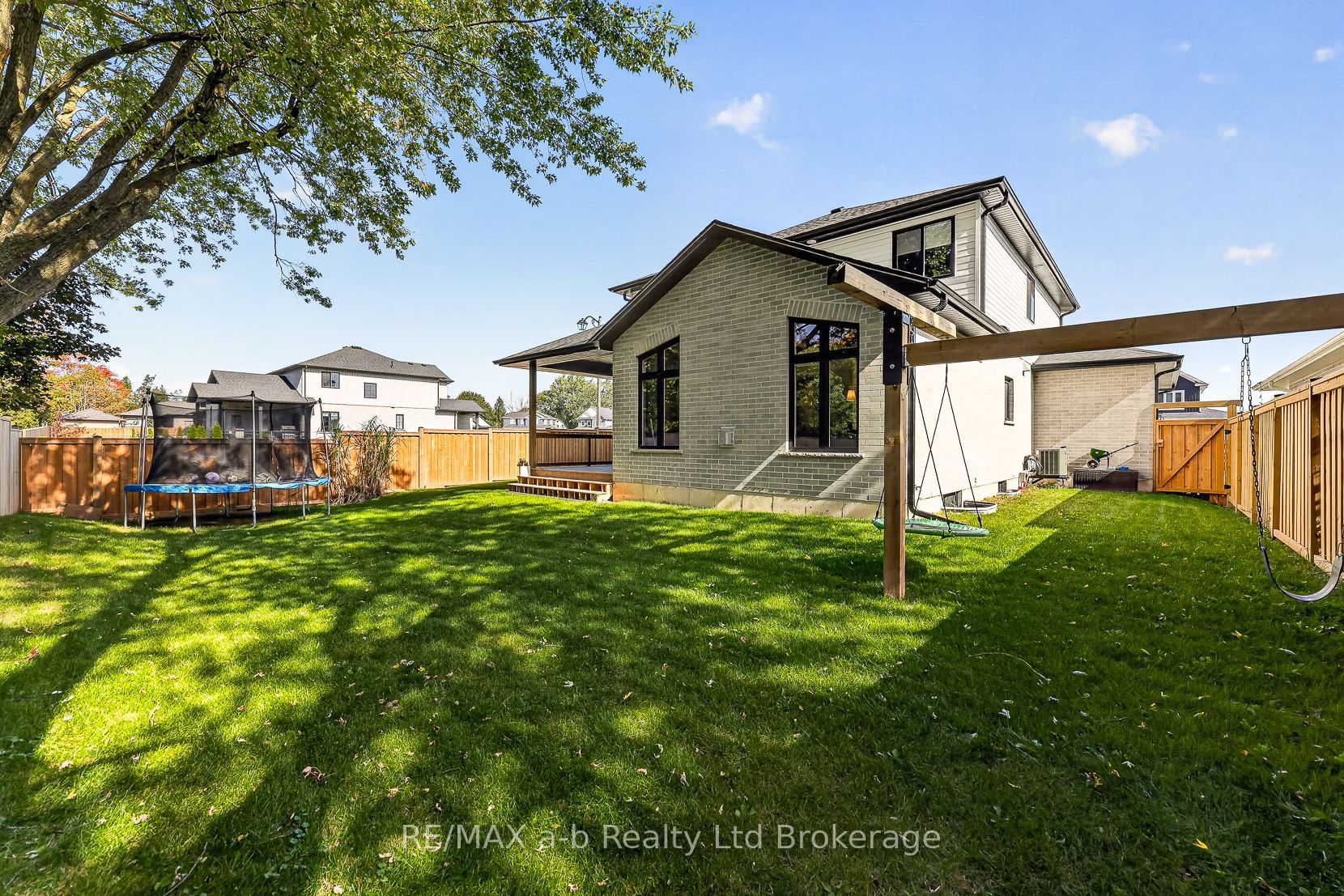 6 Diamond Street Property Photo 6