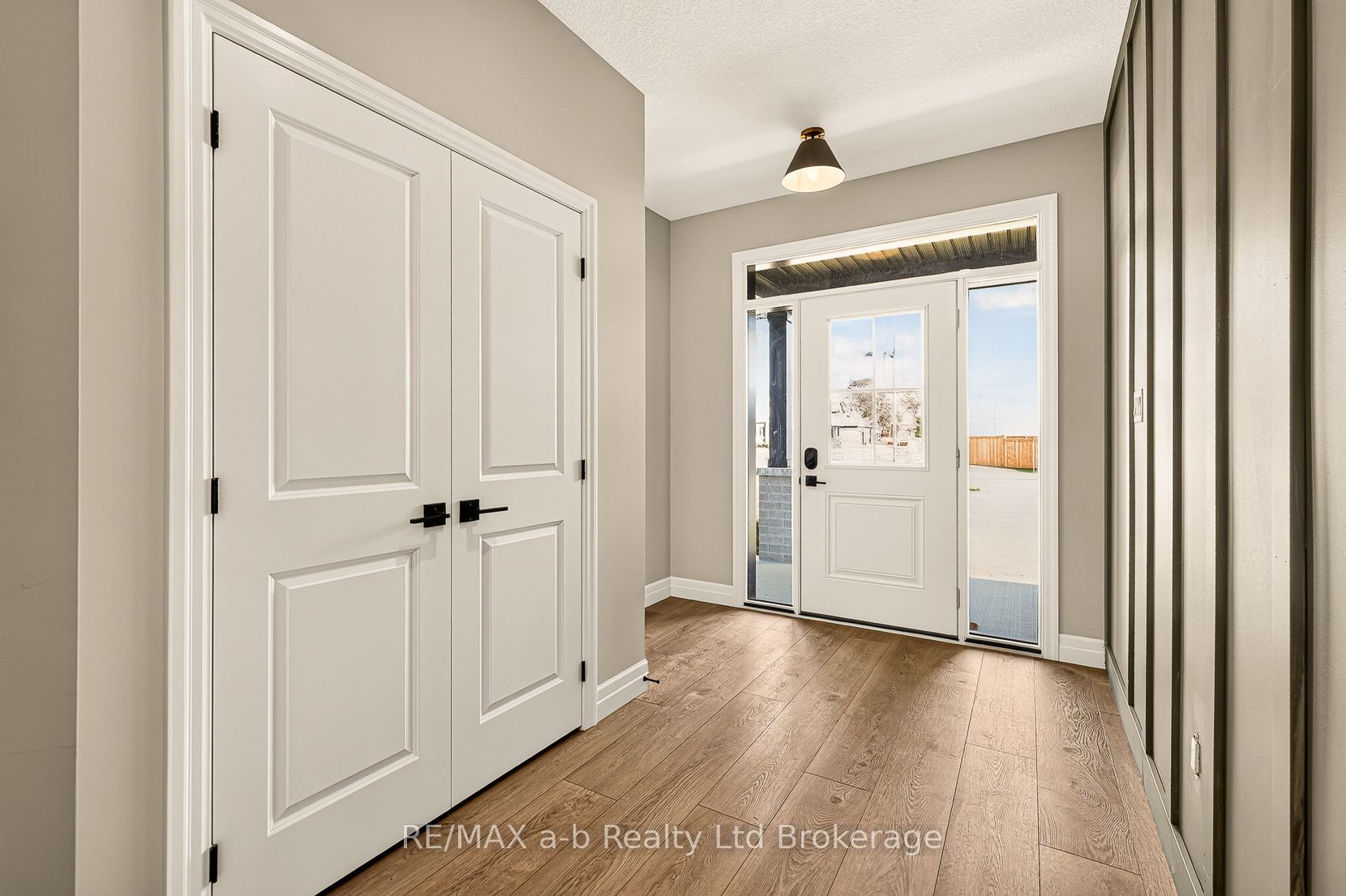 6 Diamond Street Property Photo 8