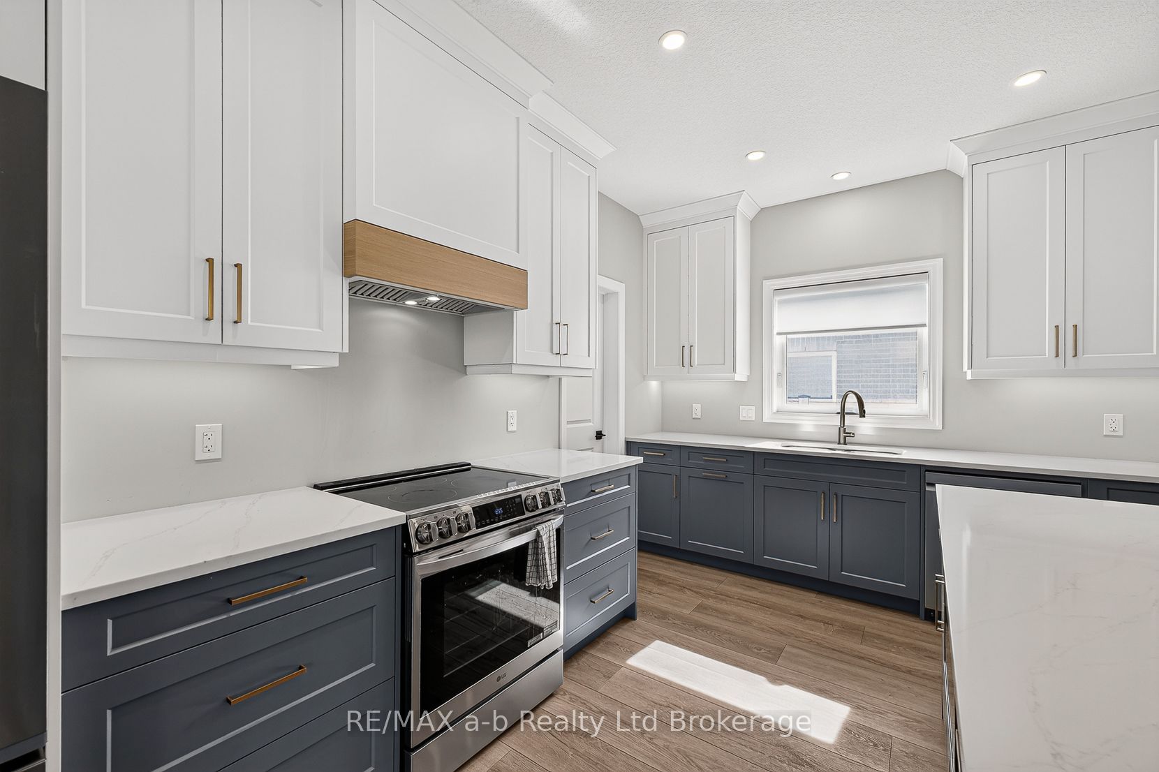 6 Diamond Street Property Photo 11