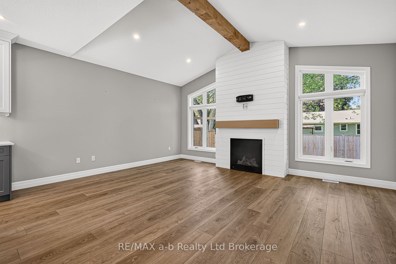 6 Diamond Street Property Photo 14