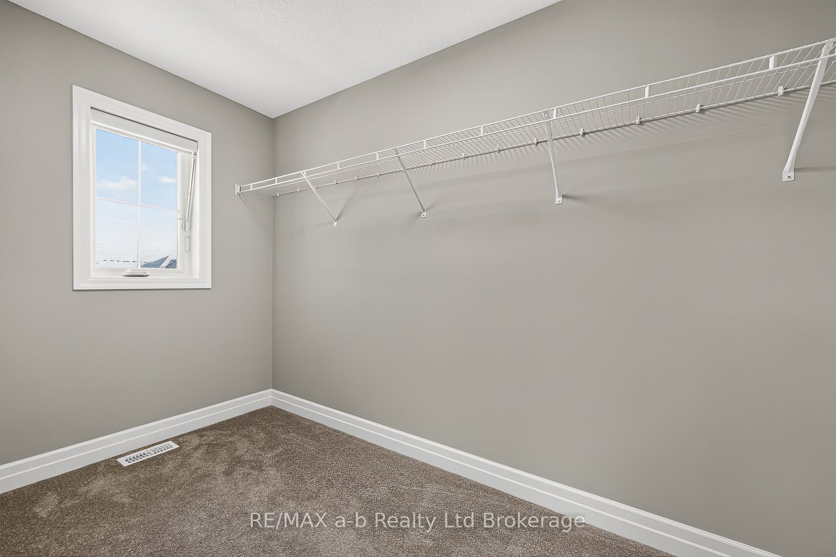 6 Diamond Street Property Photo 30
