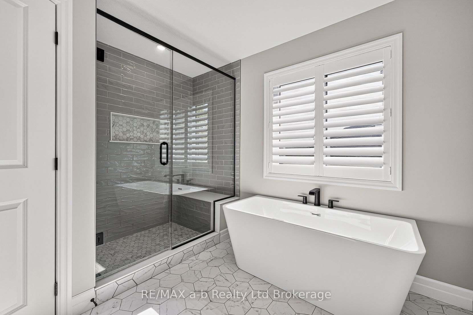 6 Diamond Street Property Photo 32