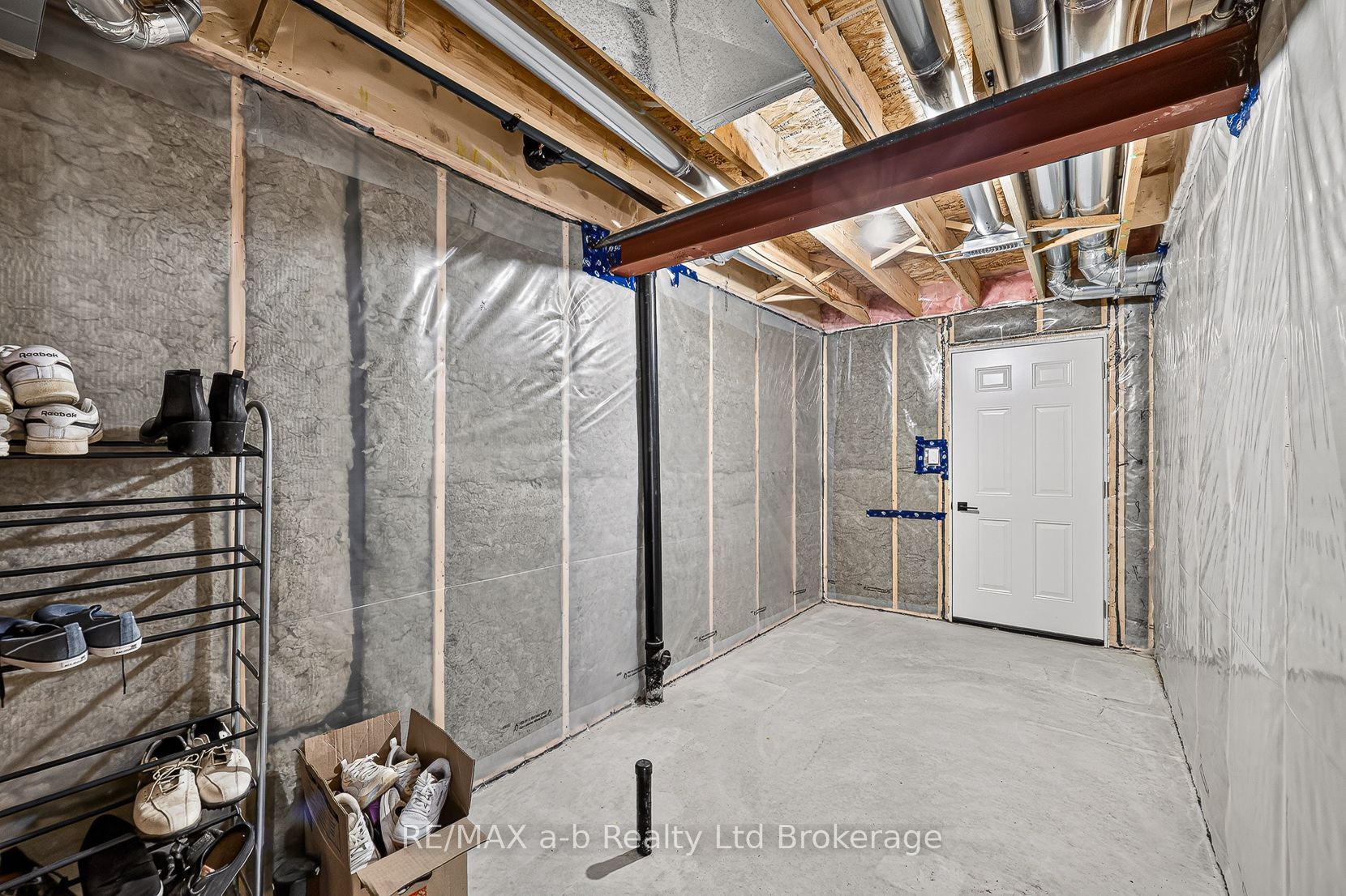 6 Diamond Street Property Photo 35